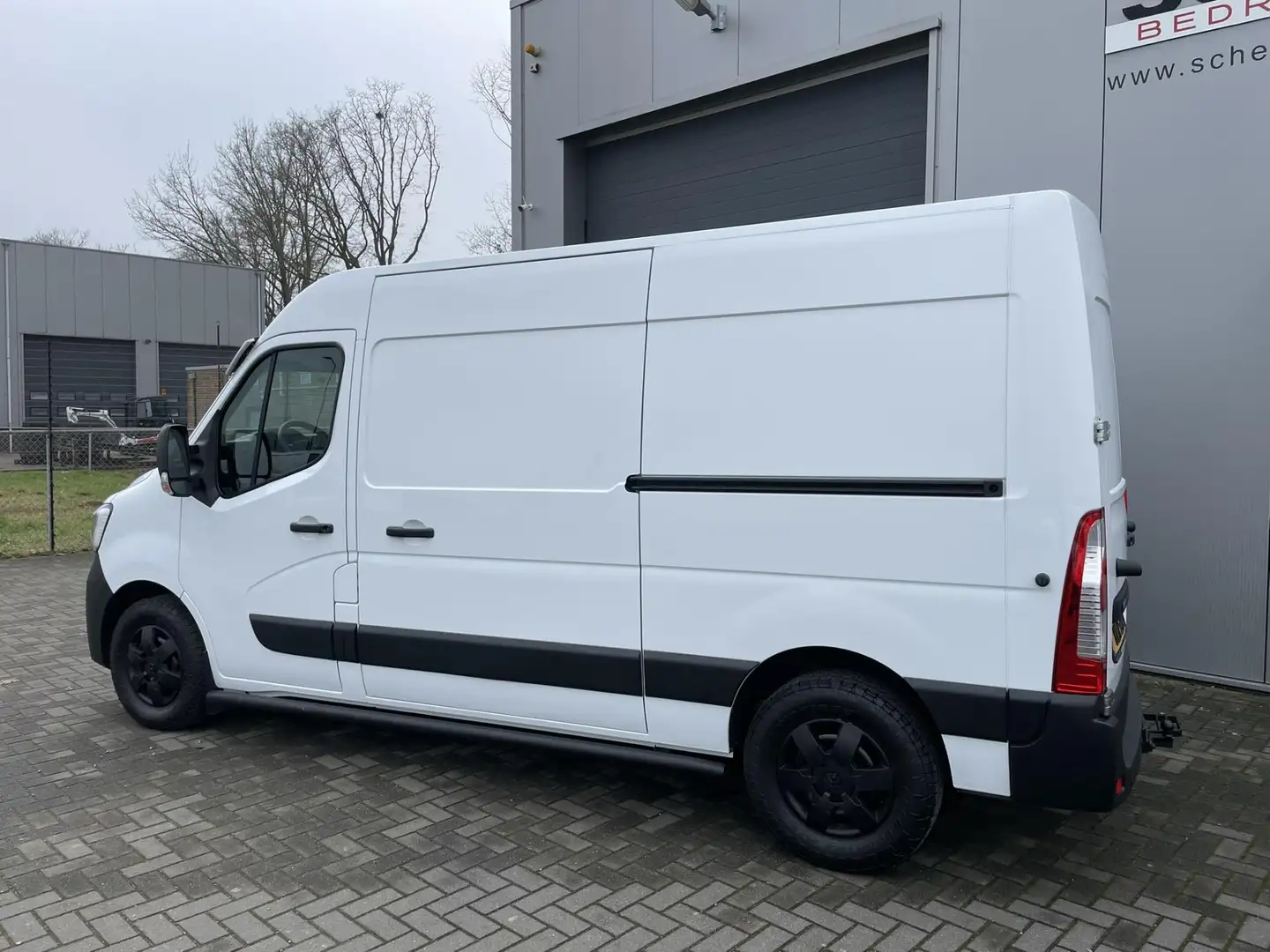 Renault Master T35 2.3 dCi 180PK L2H2 Airco | Navigatie | Camera Wit - 2