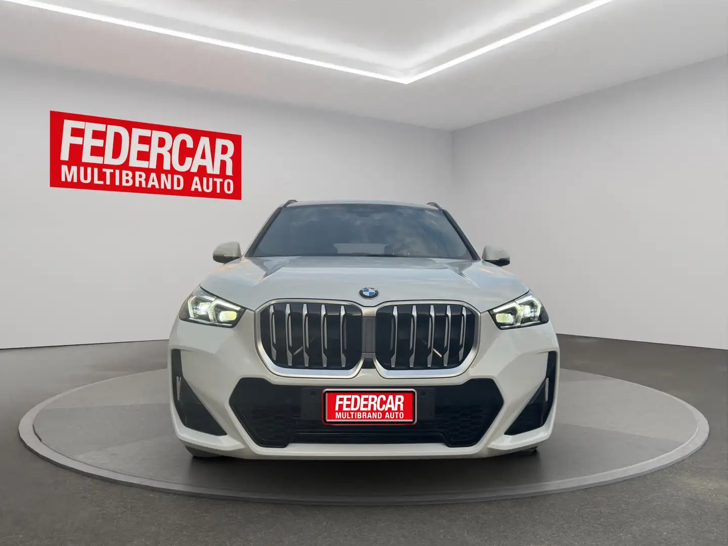 BMW X1 sdrive18d MSport auto Weiß - 2
