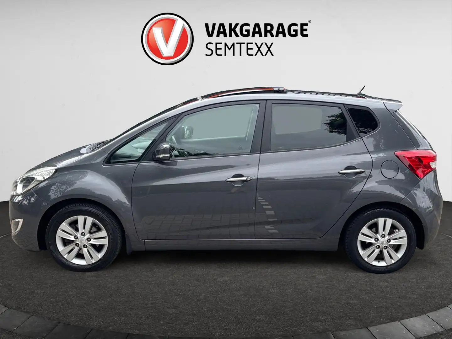 Hyundai iX20 1.6i i-Drive | Automaat | Panorama dak | Navi | Cl Grijs - 2