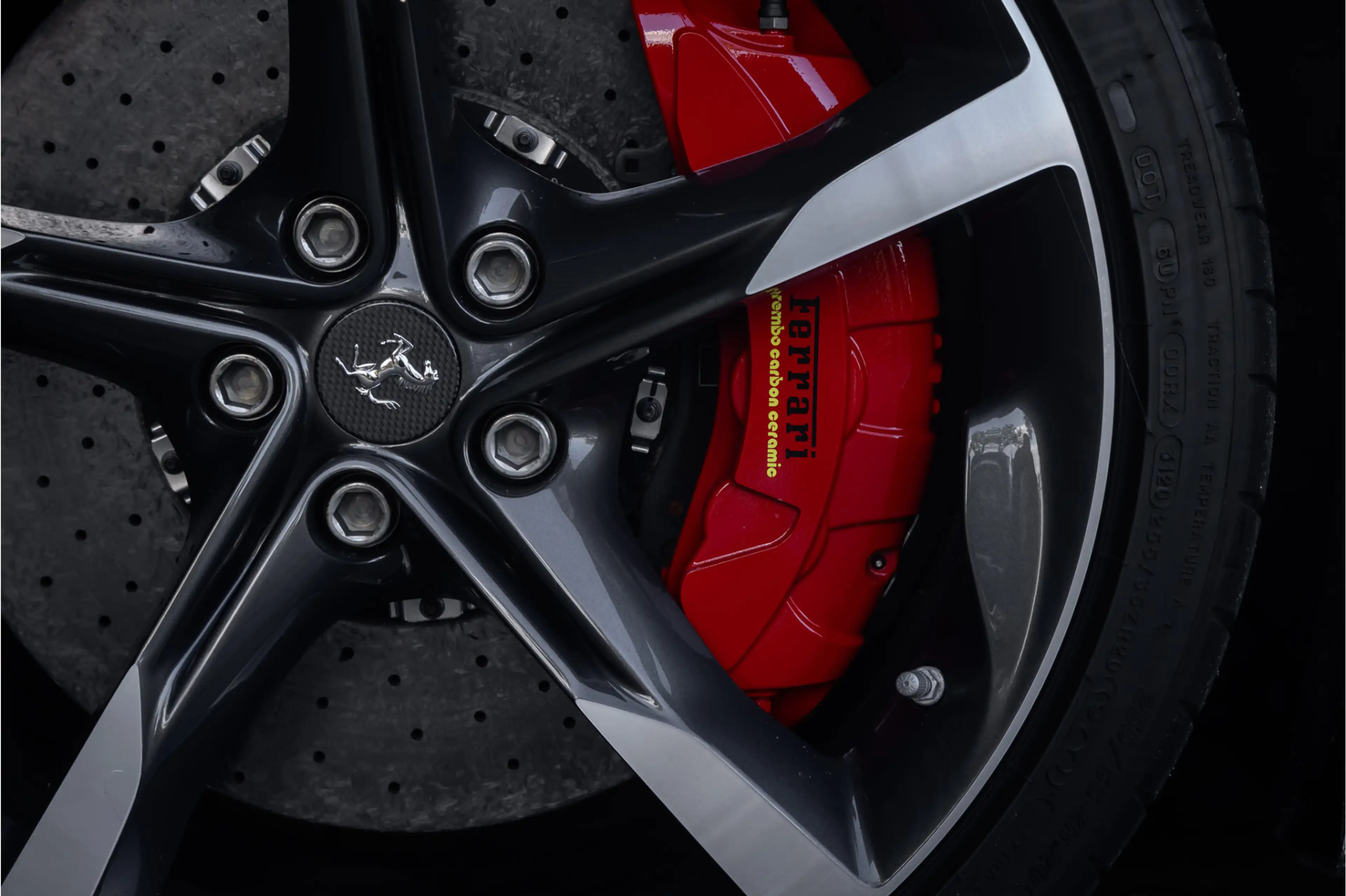 Ferrari SF90 Stradale 4.0 V8 Ext Fiorano Package - 1000 pk — photo 45
