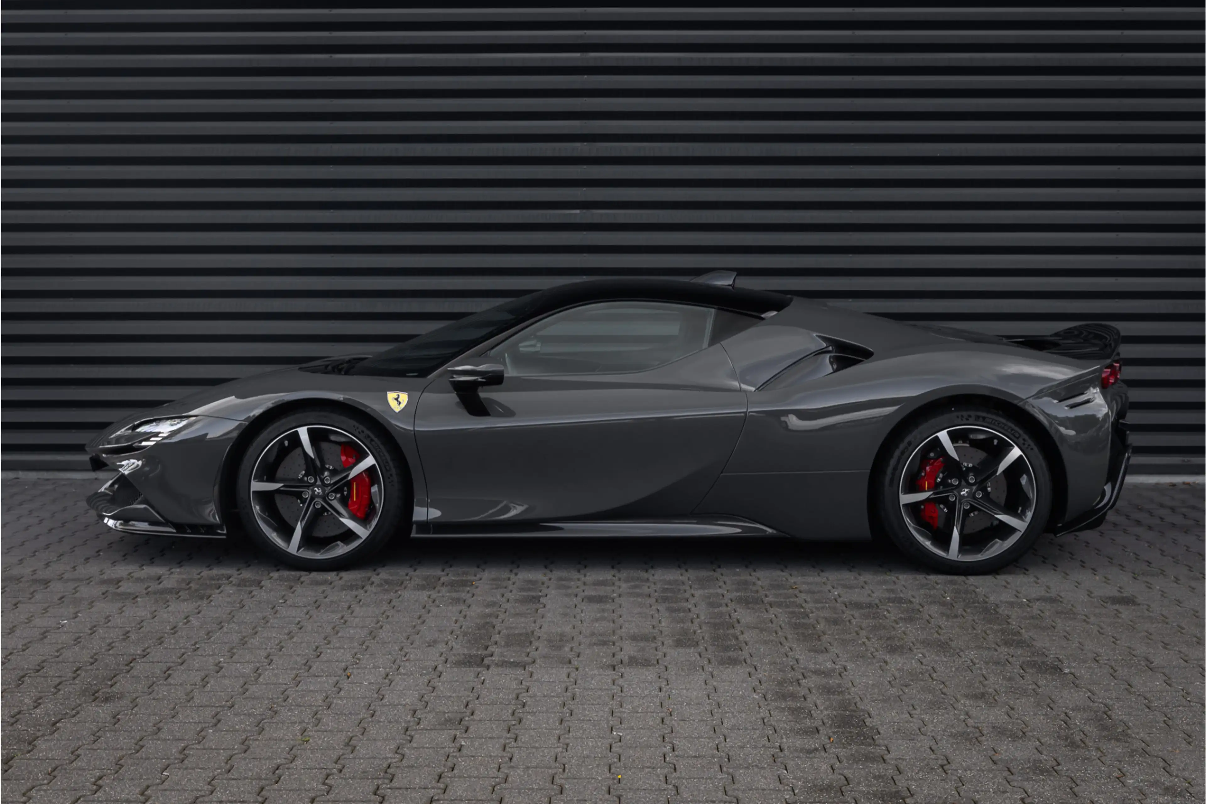 Ferrari SF90 Stradale 4.0 V8 Ext Fiorano Package - 1000 pk — photo 7