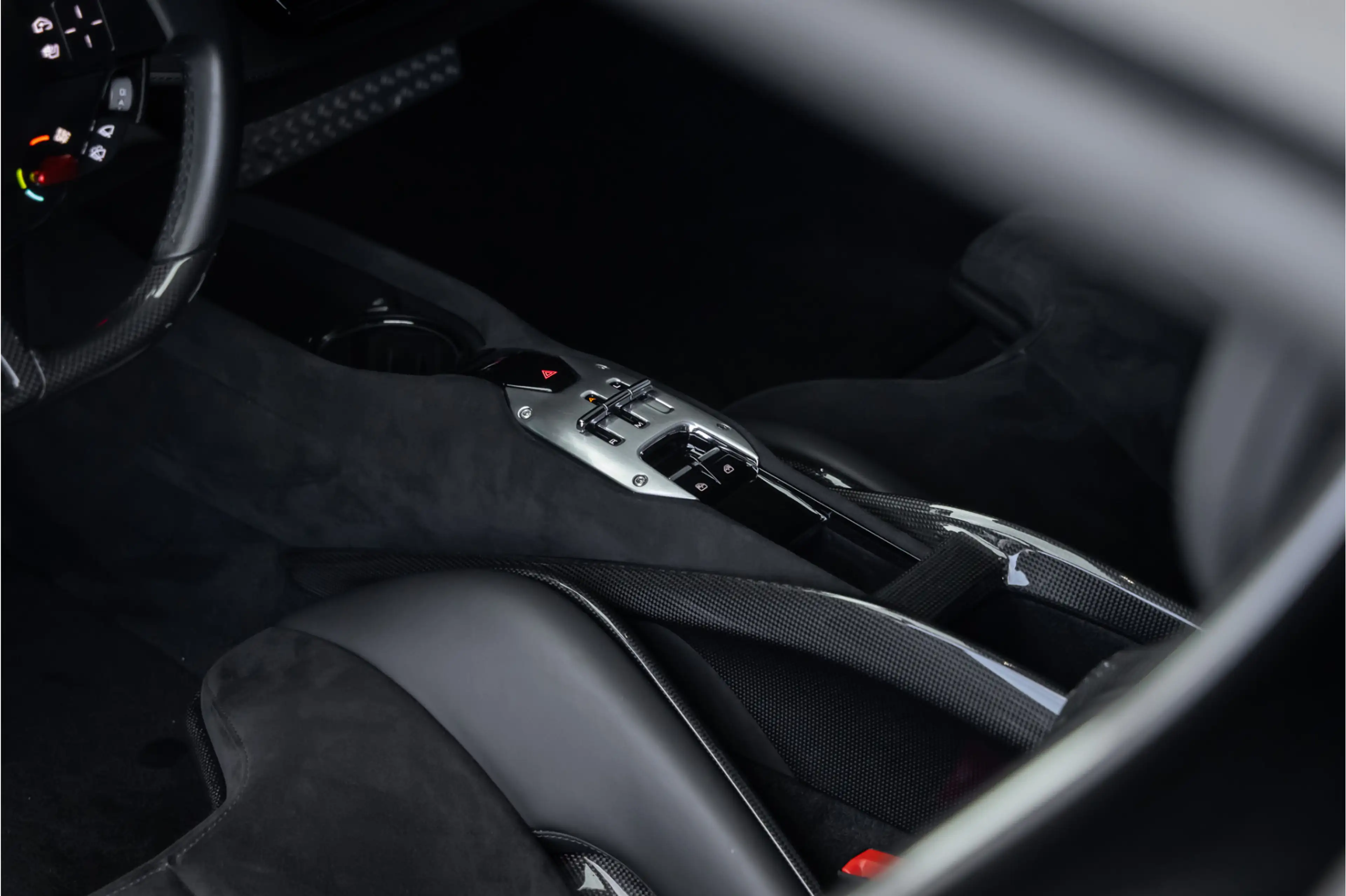 Ferrari SF90 Stradale 4.0 V8 Ext Fiorano Package - 1000 pk — photo 9