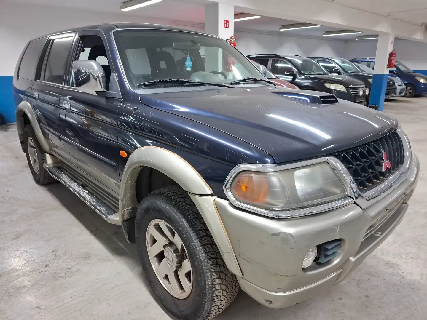 Mitsubishi Pajero Sport 2.5 Turbo int. Bleu - 2