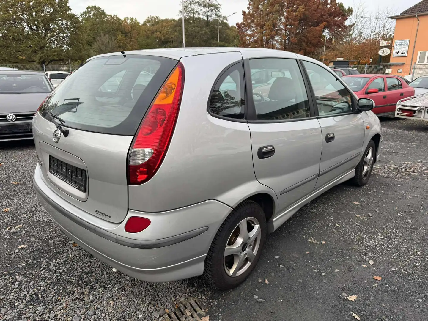 Nissan Almera Tino 1.8 Acenta plus Klima Kamera Grau - 2