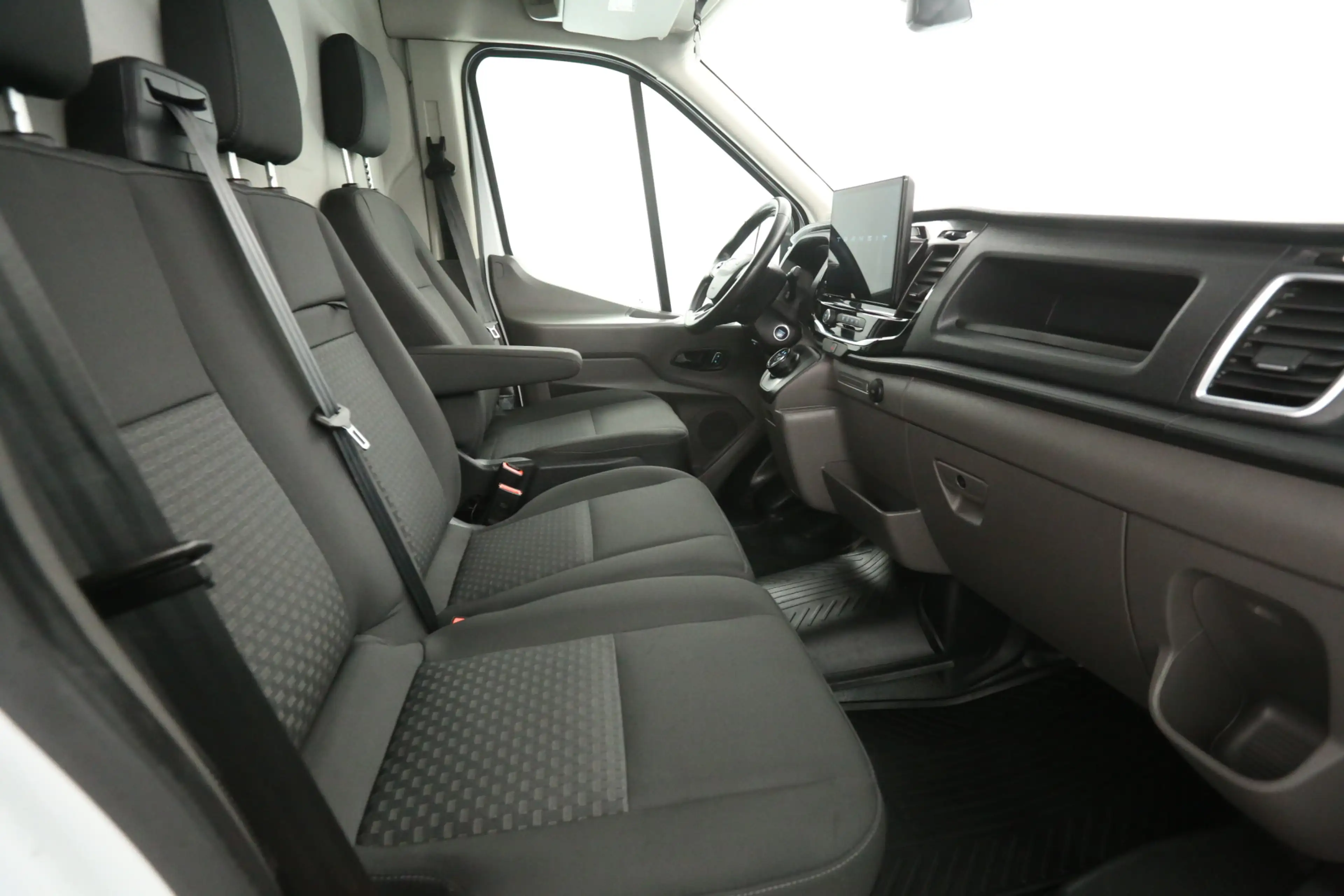 Ford E-Transit L2H2 68 kWh | Snelladen | SOH 96% | Clima | 360° C — photo 24