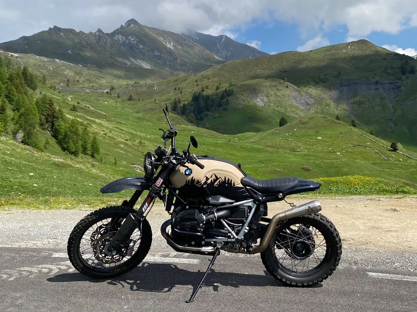 BMW R nineT BMW r9t Adventure professional custom Bike von BRE Béžová - 1