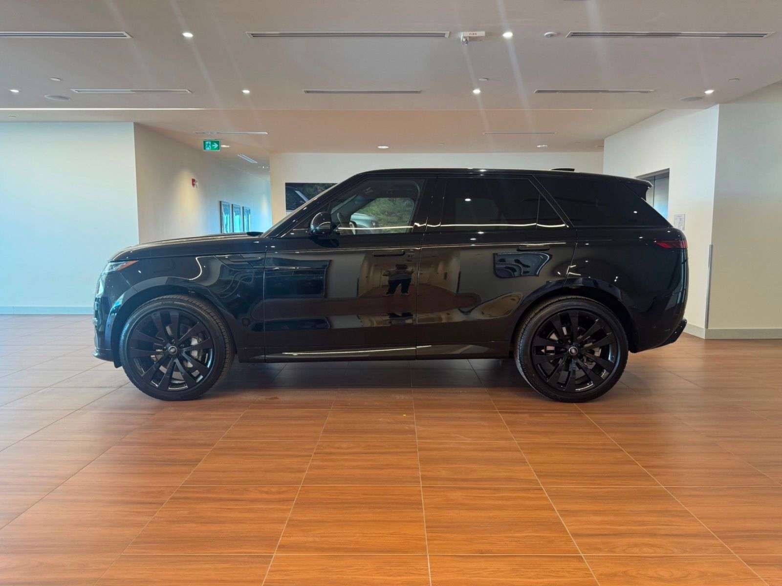 2025 Land Rover Range Rover Sport | CLEAN HISTORY, ONE OWNER, LOW KMS thumb 7