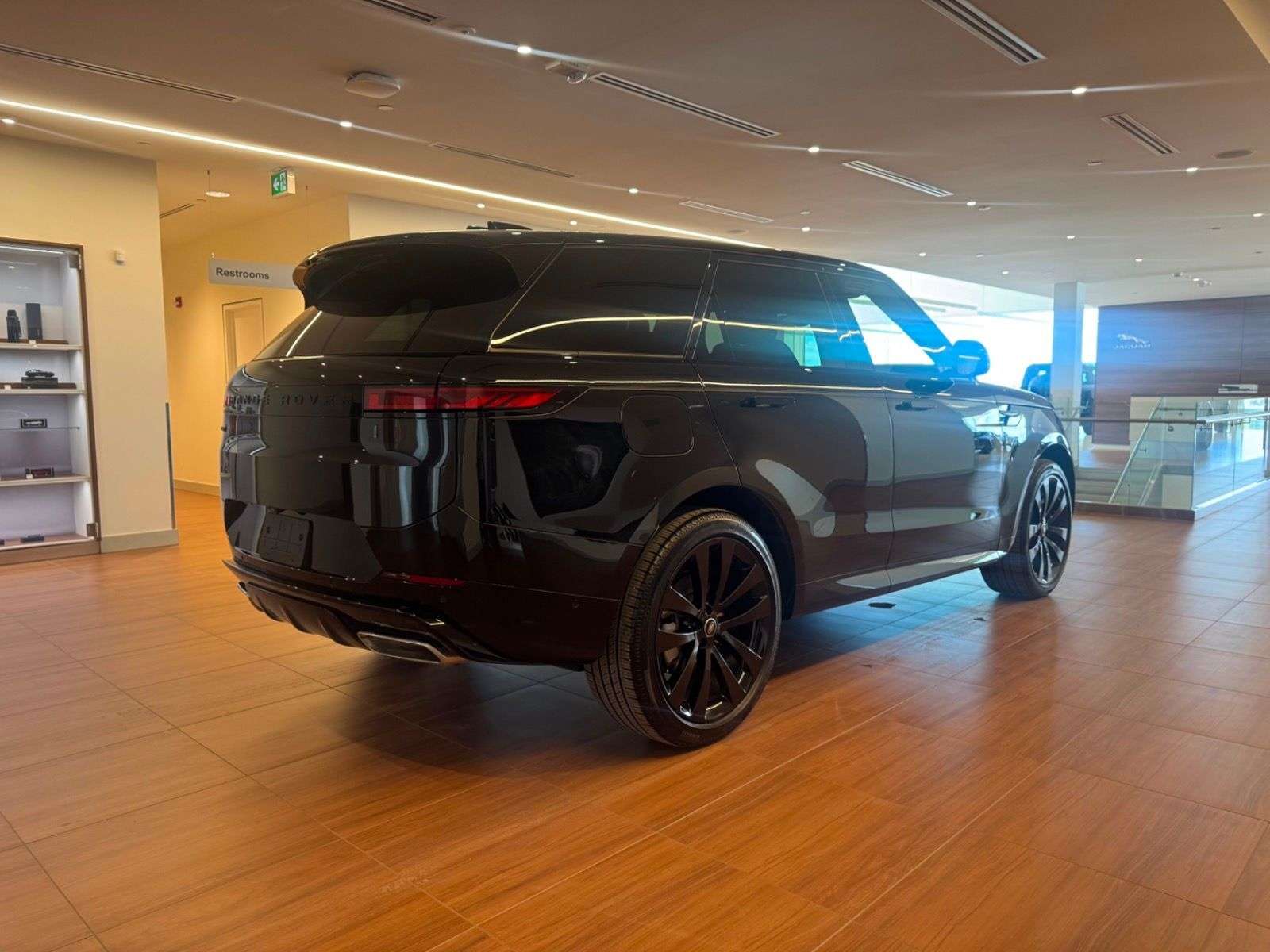 2025 Land Rover Range Rover Sport | CLEAN HISTORY, ONE OWNER, LOW KMS thumb 13