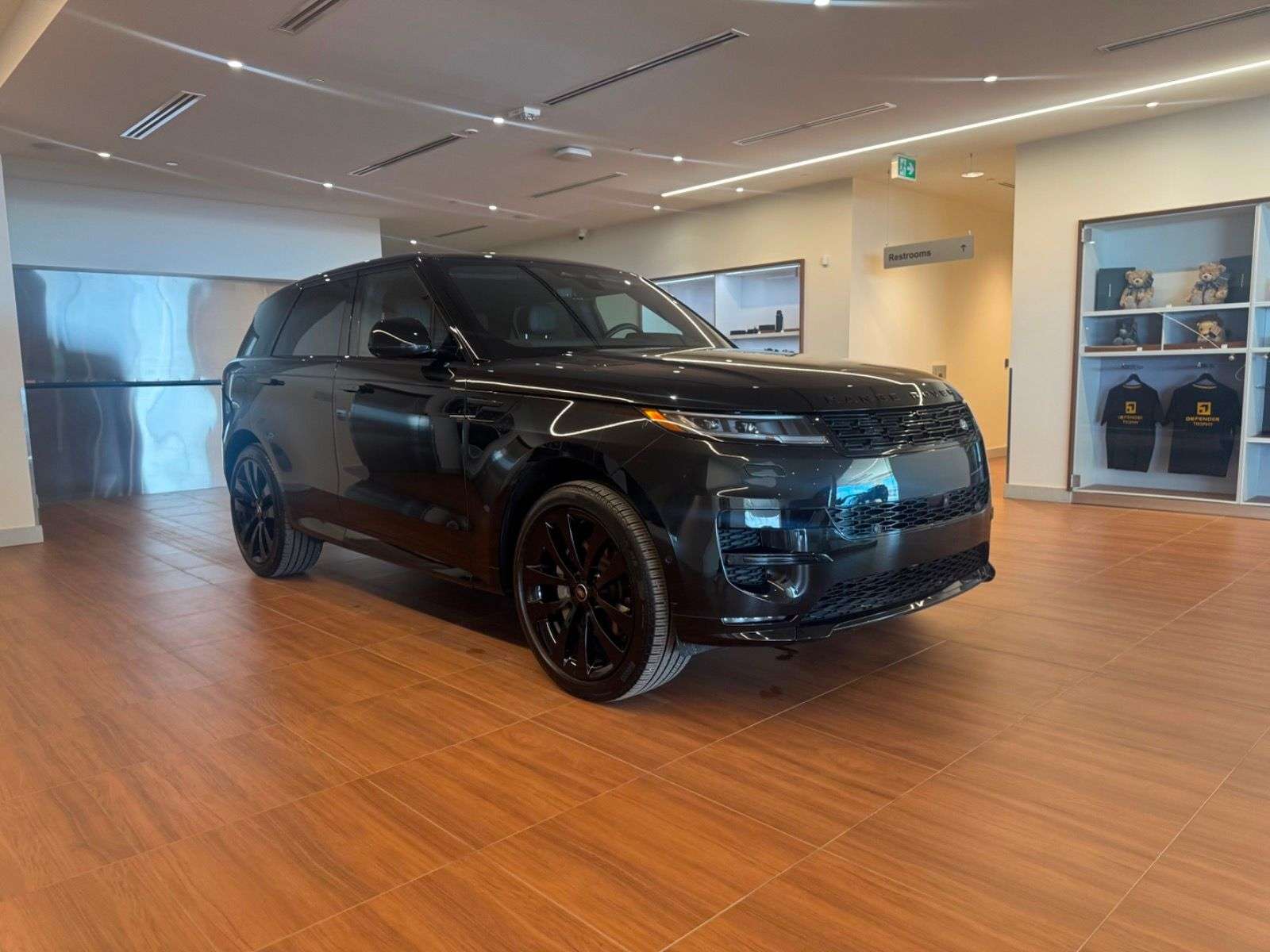 2025 Land Rover Range Rover Sport | CLEAN HISTORY, ONE OWNER, LOW KMS alt 5
