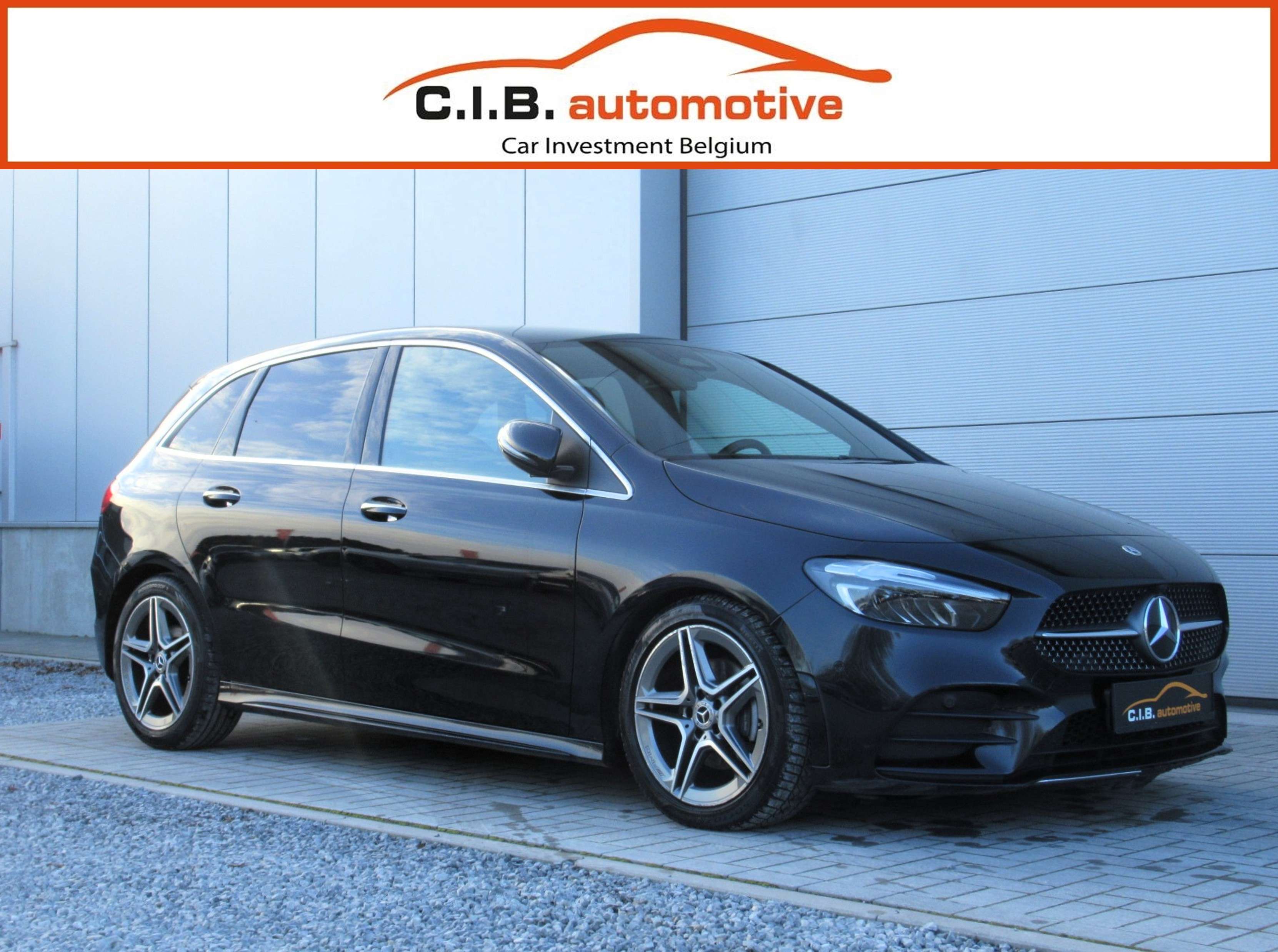 Mercedes-Benz B 180