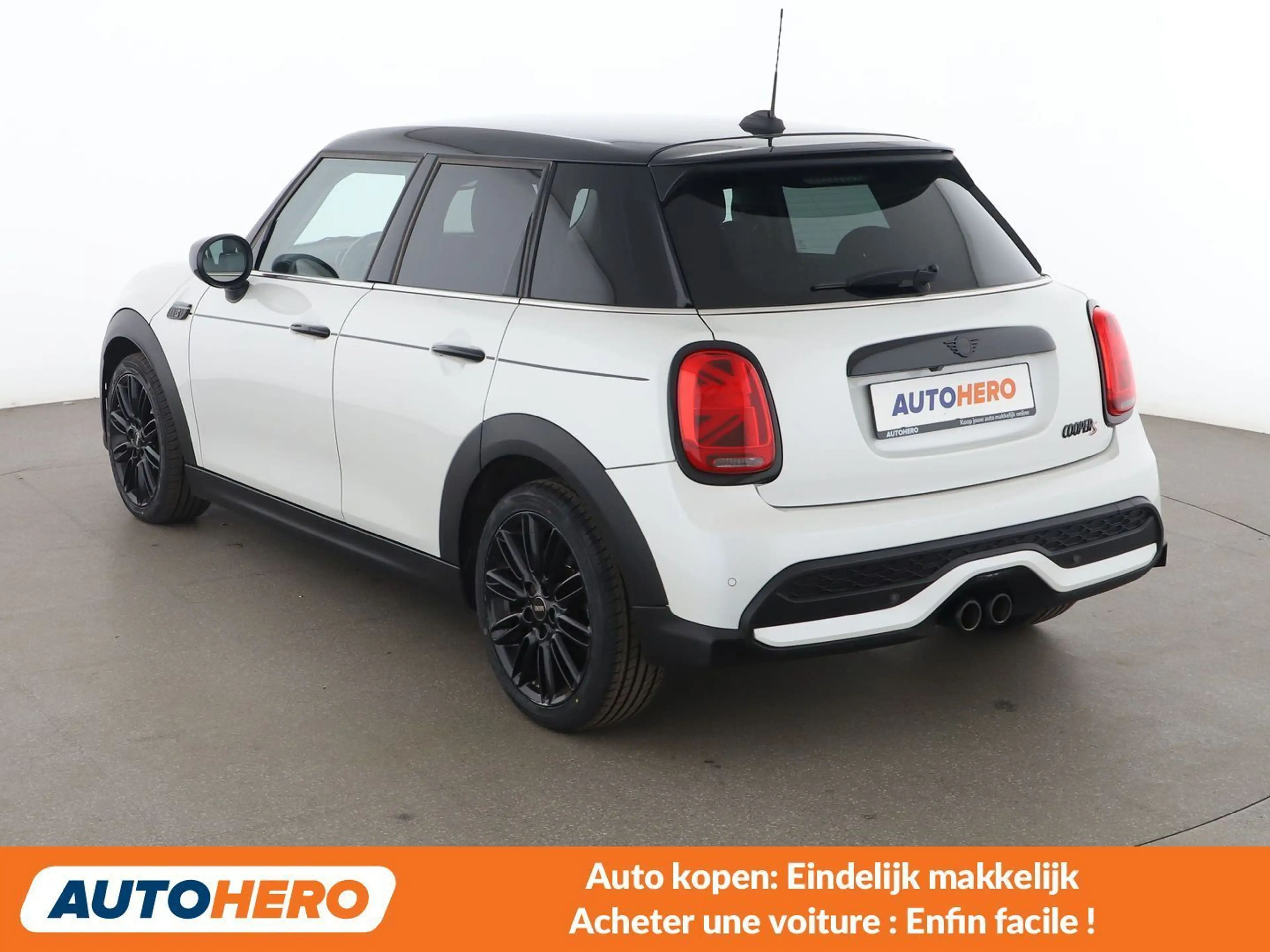 MINI Cooper S Cooper S Essential Trim — photo 4