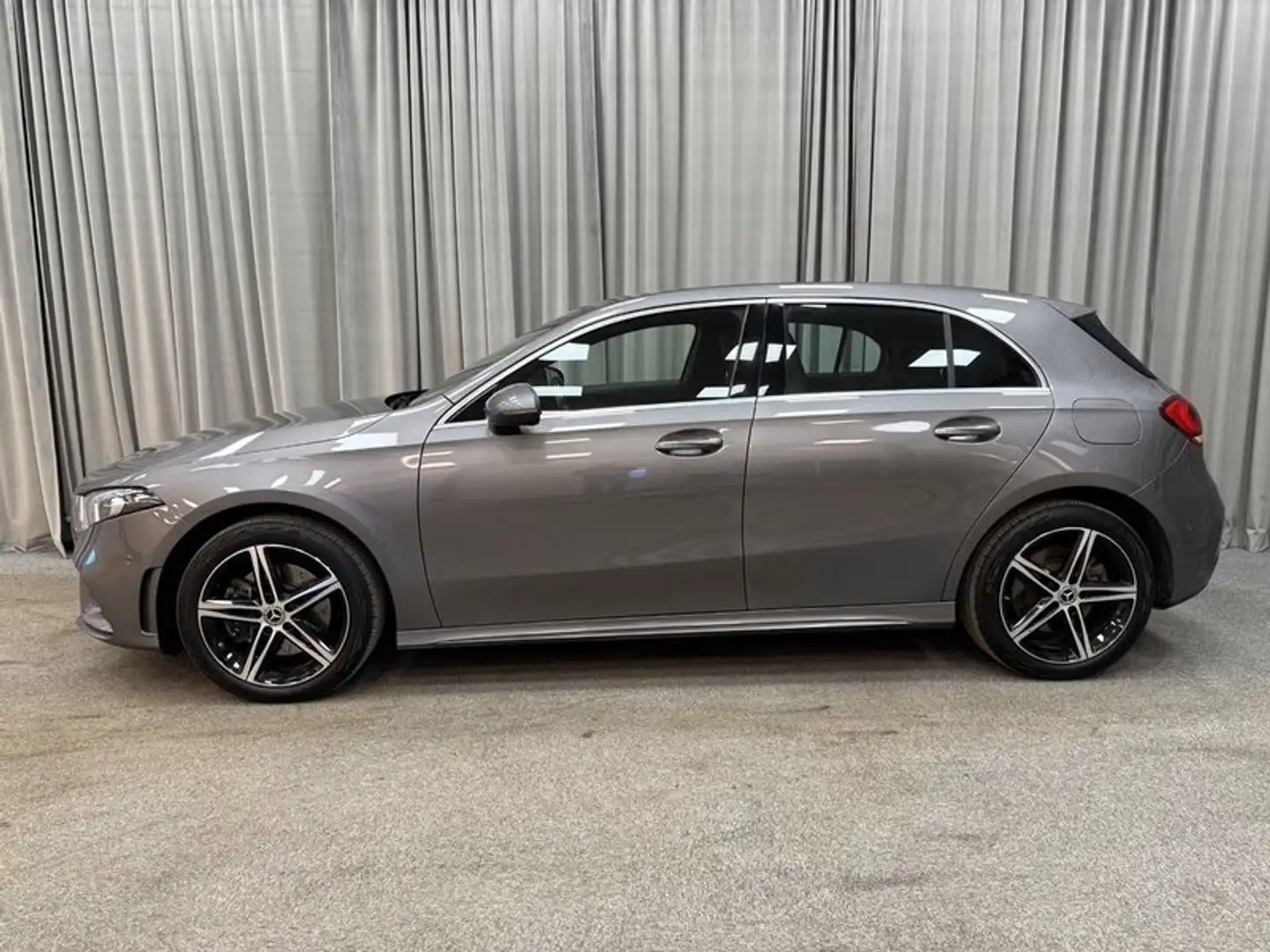 Mercedes-Benz A 250 e AMG*VRT-COCKPIT*CARPLAY*Rückfahrkamera Grau - 2