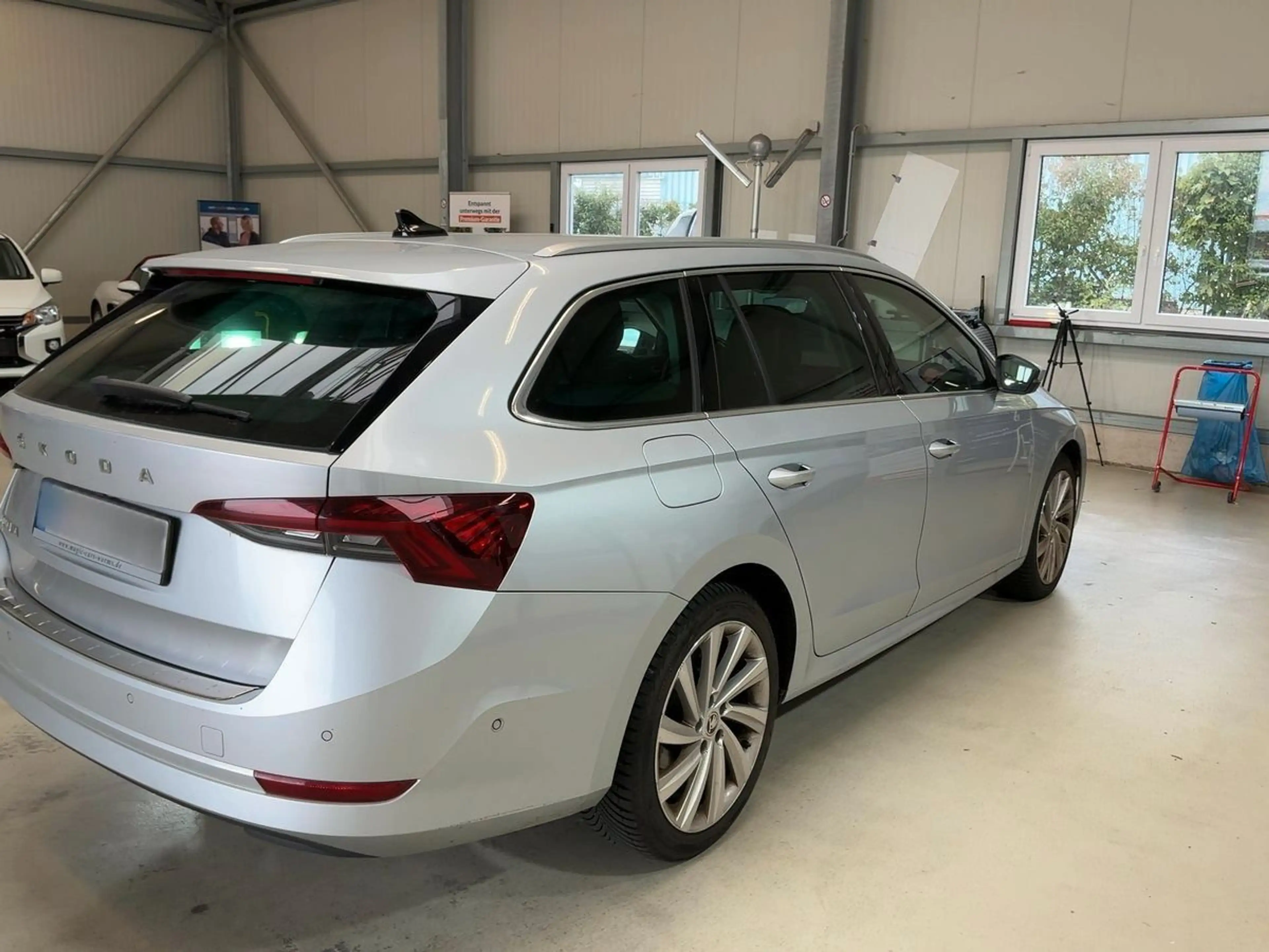 Skoda Octavia Combi Style Aut/T-Leder/18"/AHK/RFK/2Hd. — photo 5