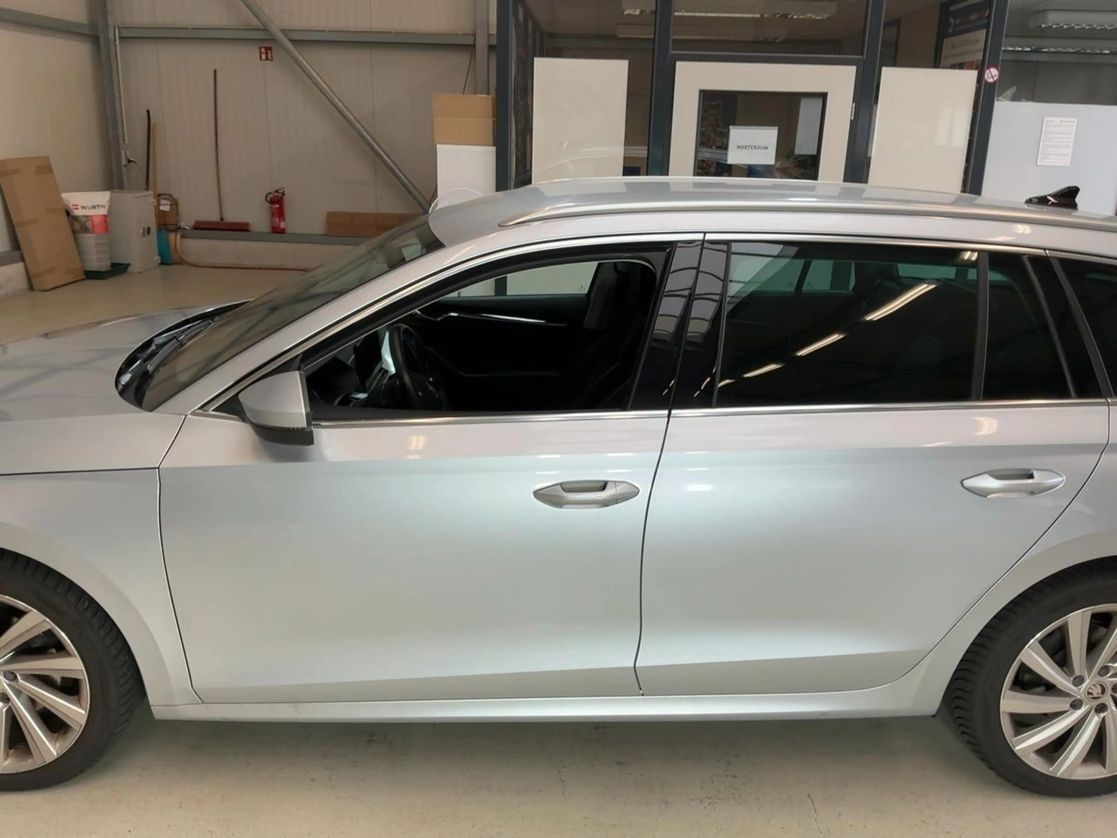Skoda Octavia Combi Style Aut/T-Leder/18"/AHK/RFK/2Hd. — photo 4