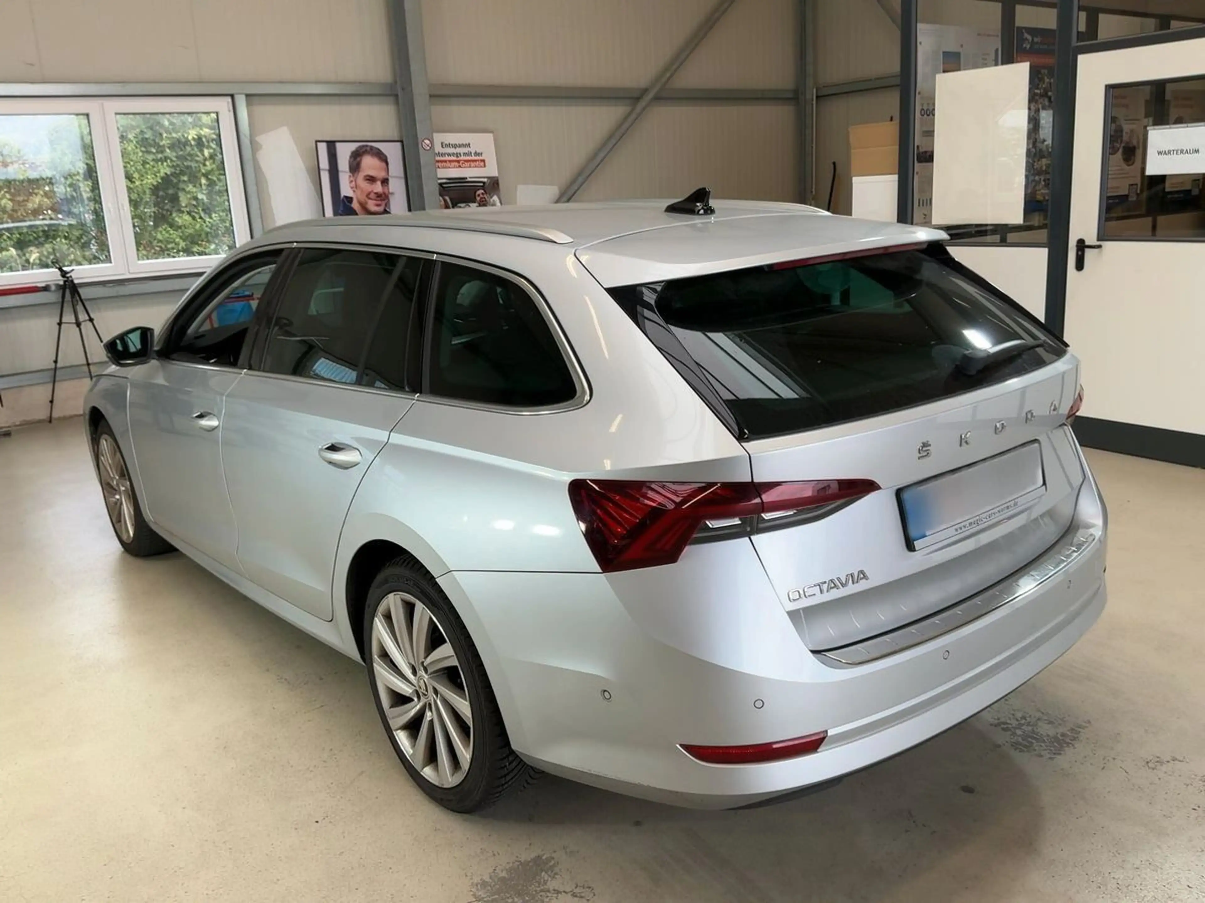 Skoda Octavia Combi Style Aut/T-Leder/18"/AHK/RFK/2Hd. — photo 3