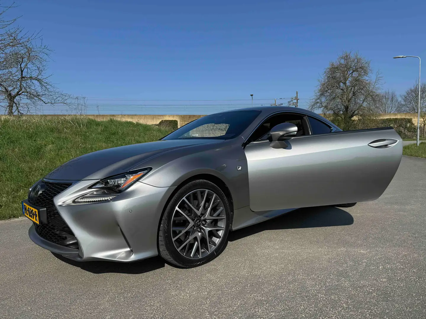 Lexus RC 300h RC 300h F SPORT Line Silber - 1