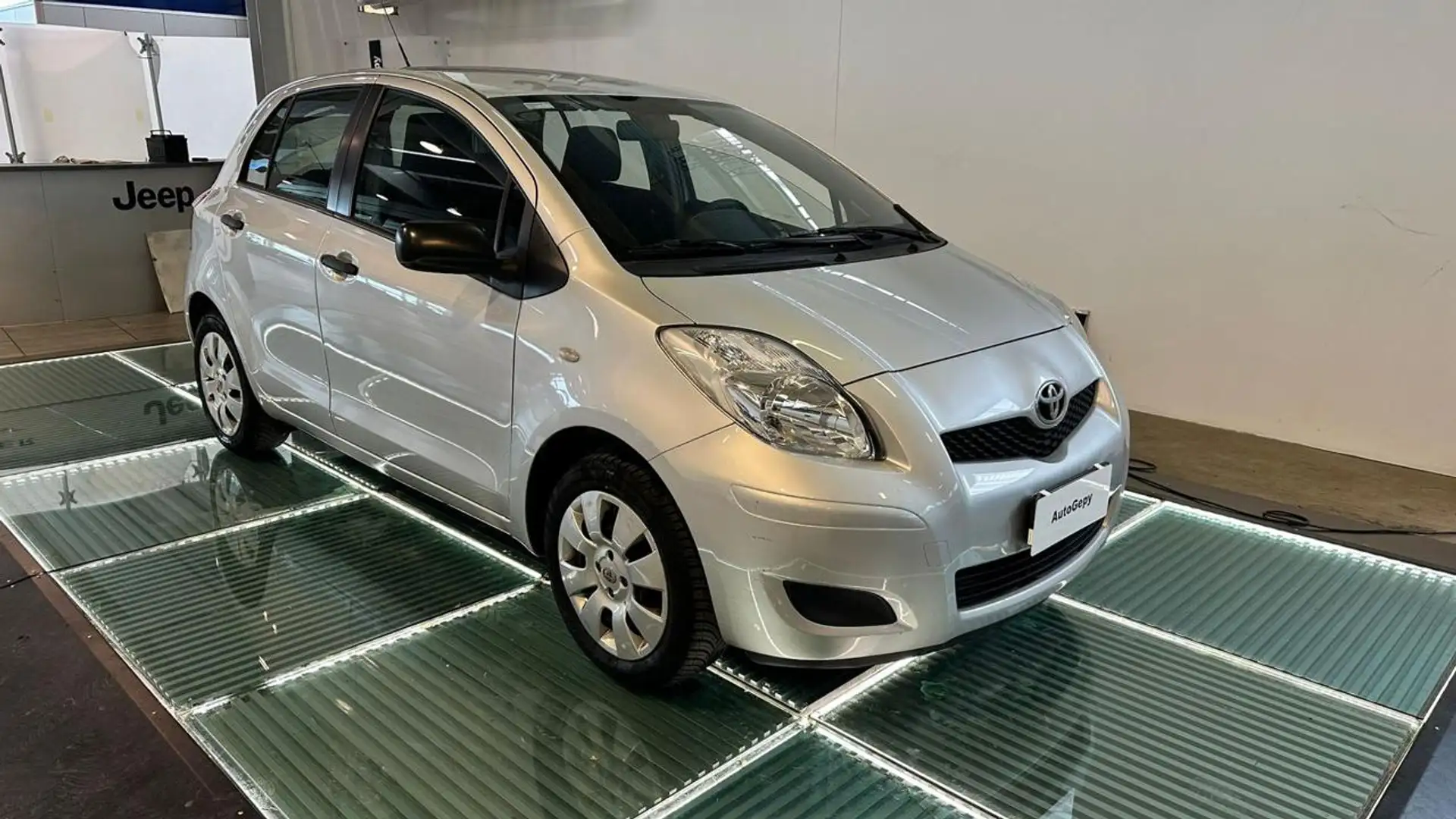 Toyota Yaris 1.0 5 porte "NEO PATENTATI" Grigio - 1
