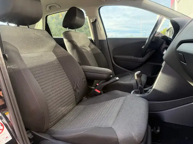 Volkswagen Polo view 10