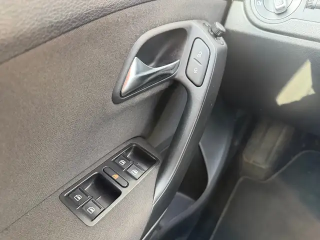 Volkswagen Polo view 22