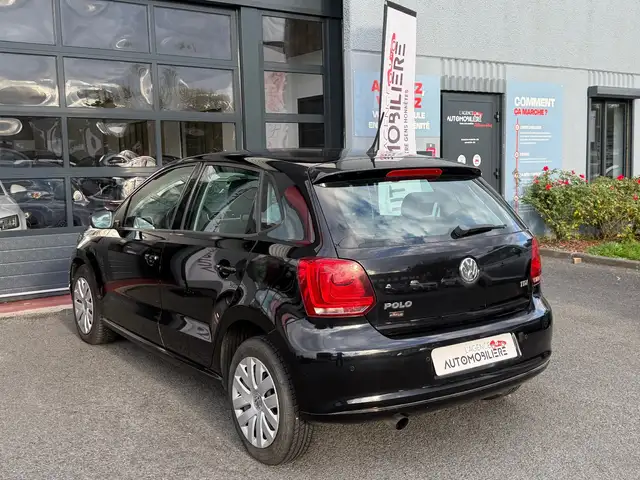 Volkswagen Polo view 4