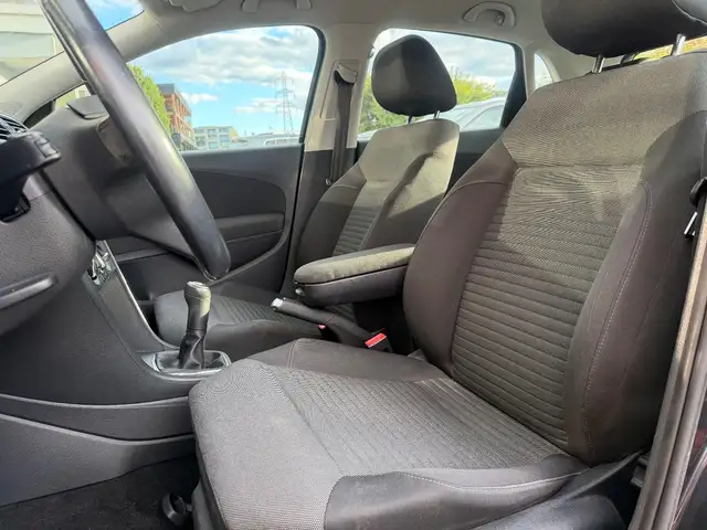 Volkswagen Polo view 9