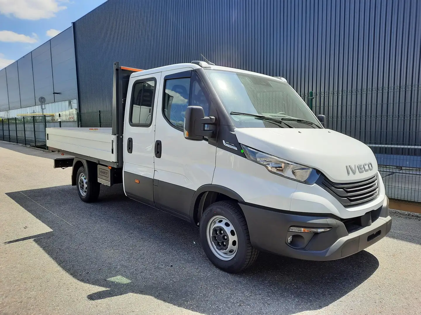 Iveco Daily Aktionsmodell Business - 3,5 TONNEN Anhängelast Weiß - 1