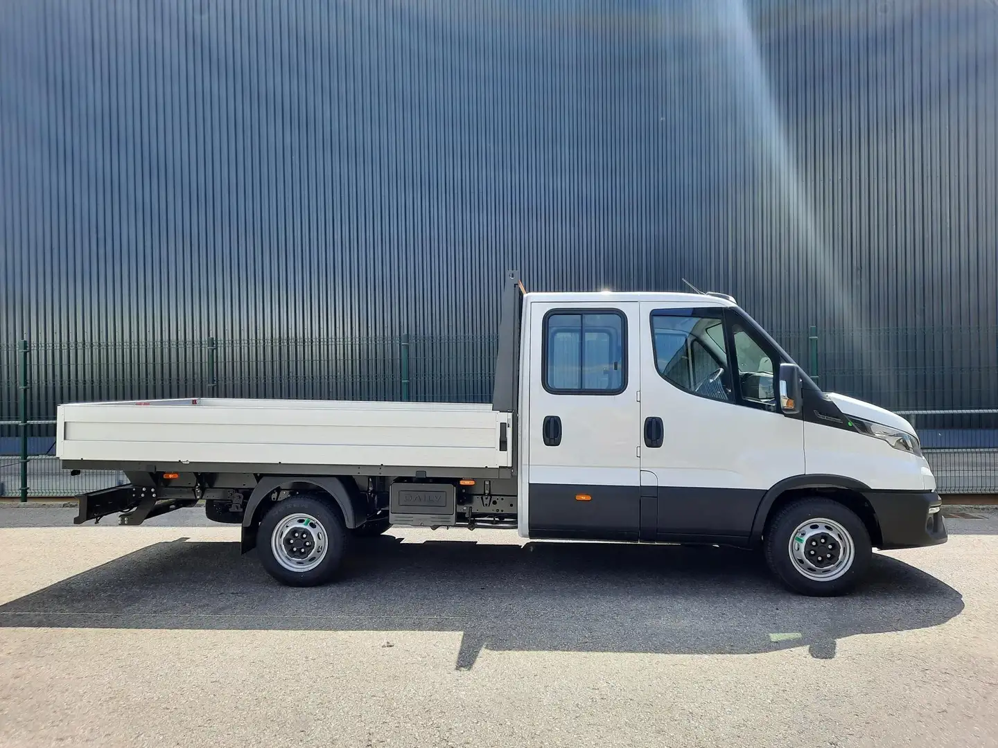 Iveco Daily Aktionsmodell Business - 3,5 TONNEN Anhängelast Weiß - 2