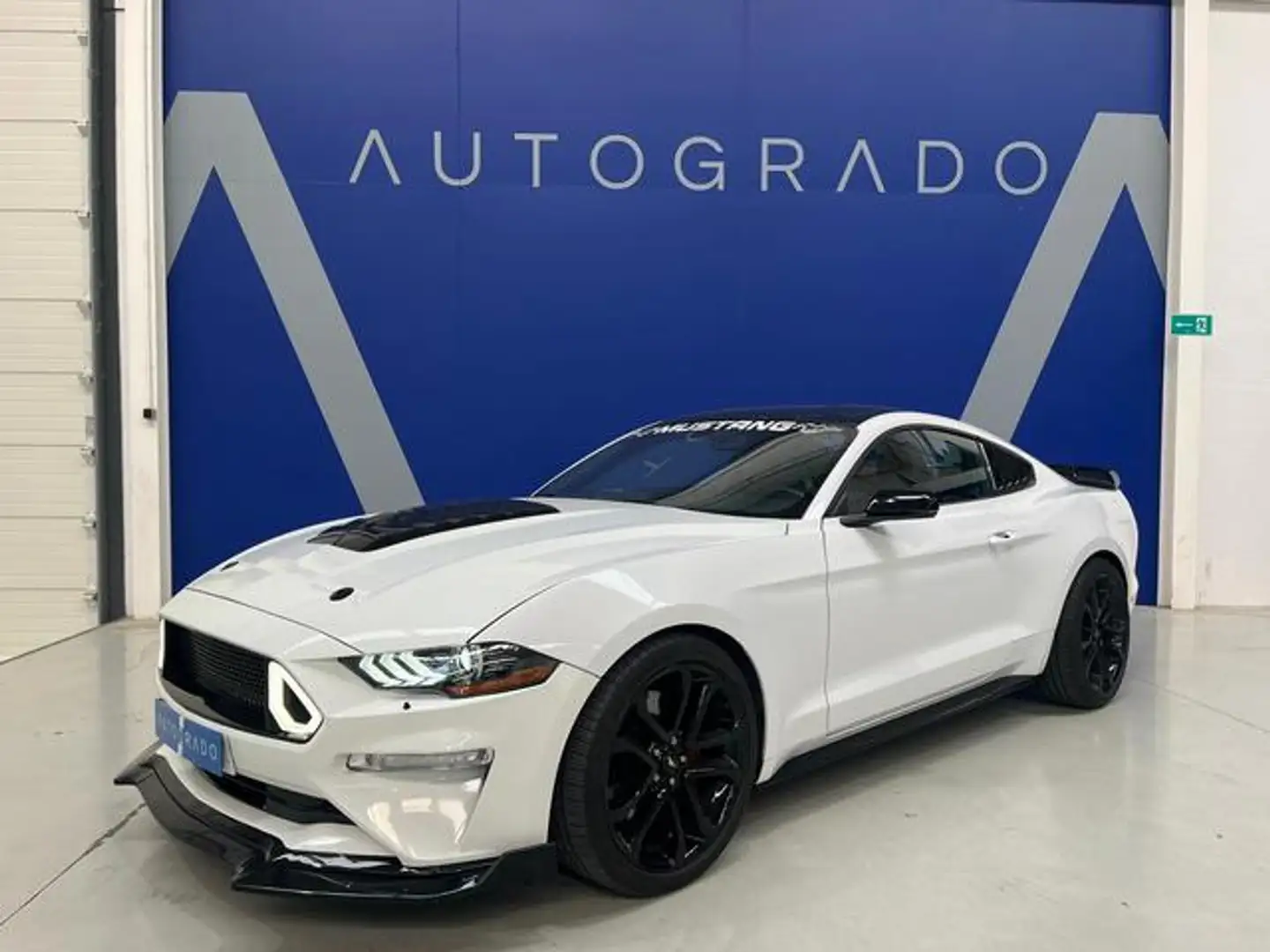 Ford Mustang Fastback 2.3 EcoBoost Blanc - 1