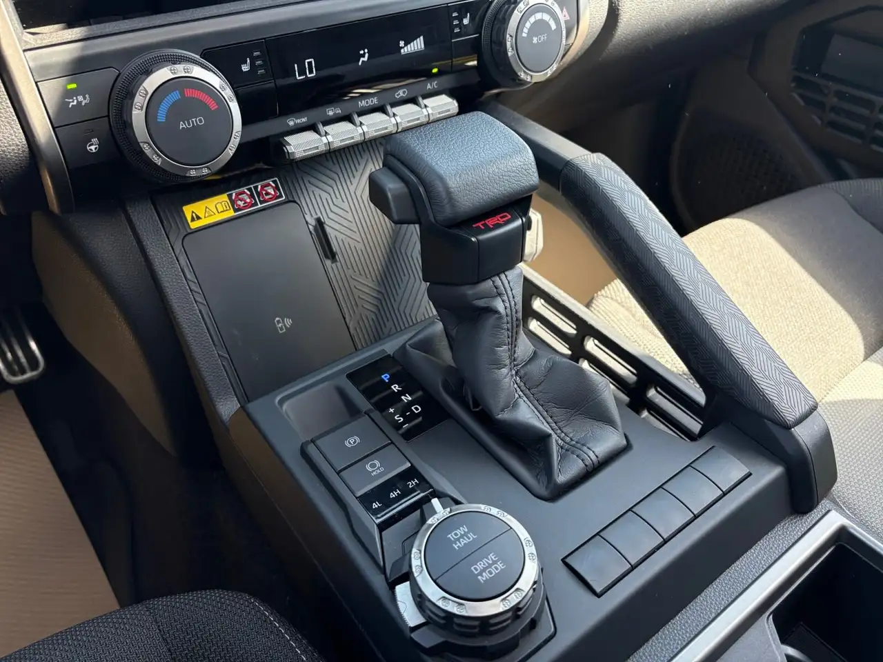 Toyota 4-Runner снимка Toyota 4-Runner