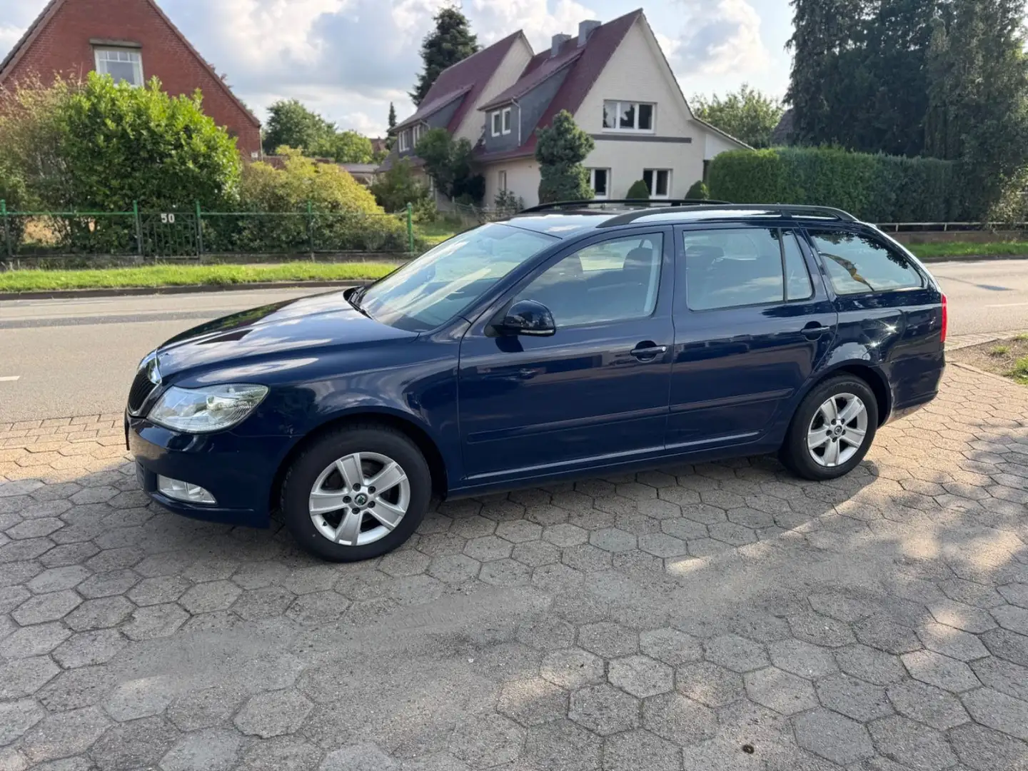 Skoda Octavia 1.4 16V Euro5 *alter Motor, kein TSI* Azul - 1