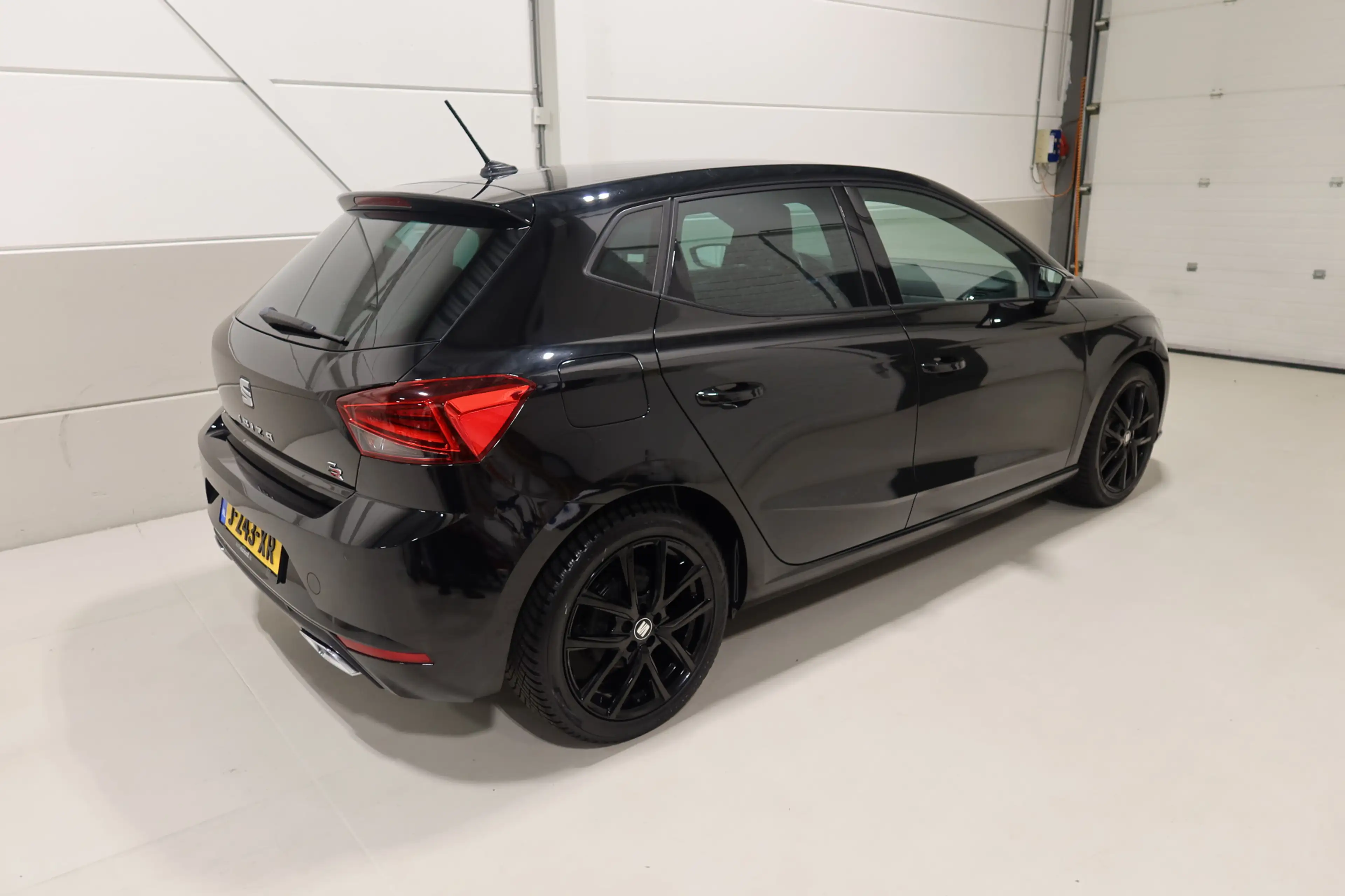 SEAT Ibiza 1.0 TSI FR Business Intense Plus — photo 5