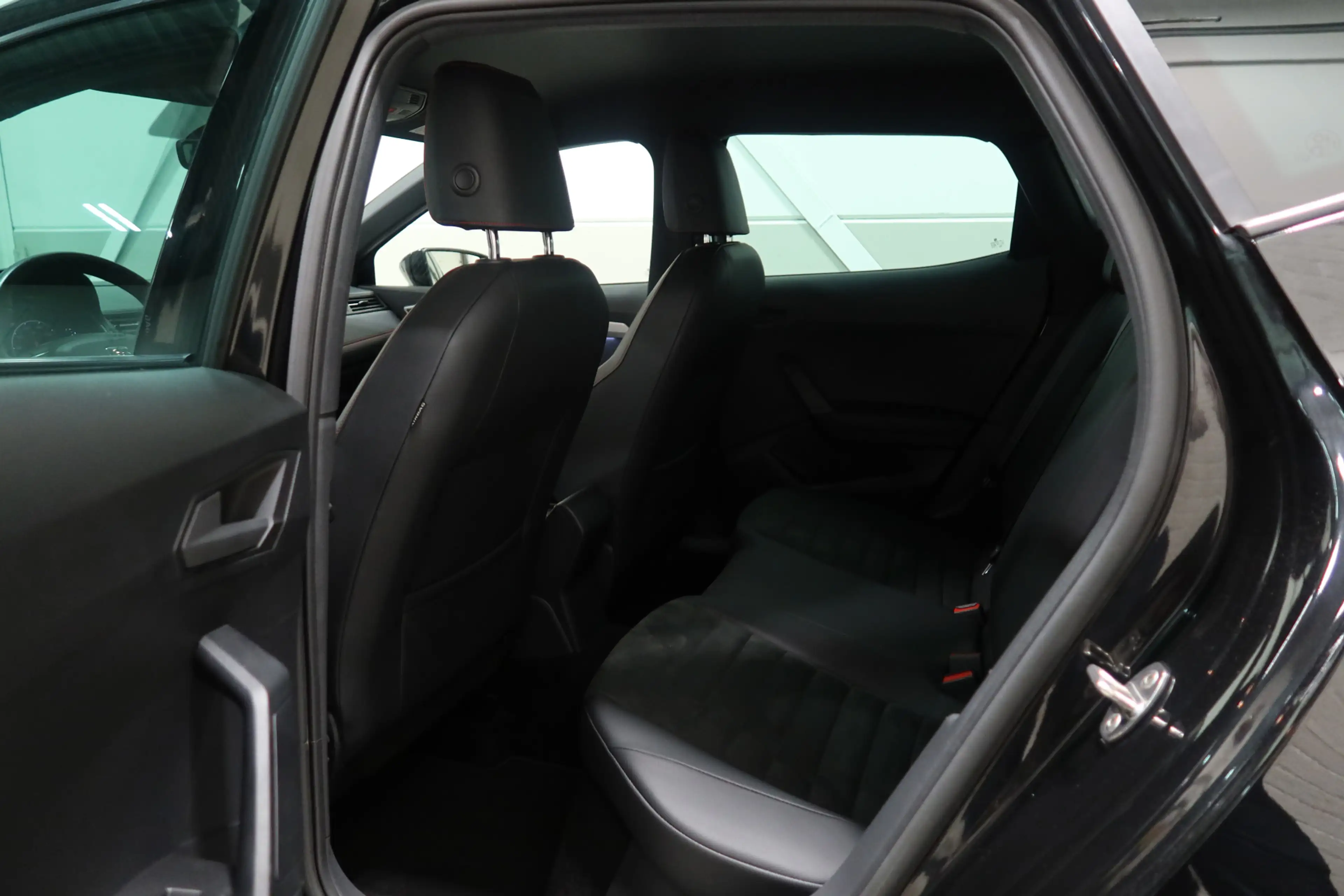 SEAT Ibiza 1.0 TSI FR Business Intense Plus — photo 9