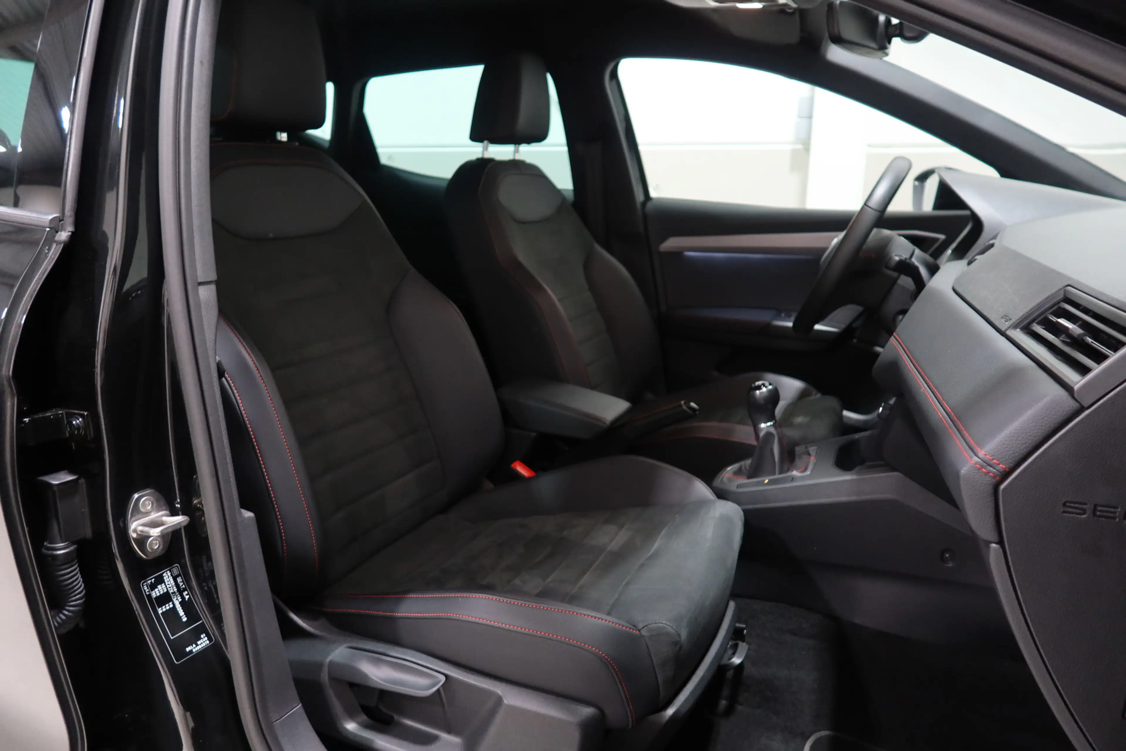 SEAT Ibiza 1.0 TSI FR Business Intense Plus — photo 11