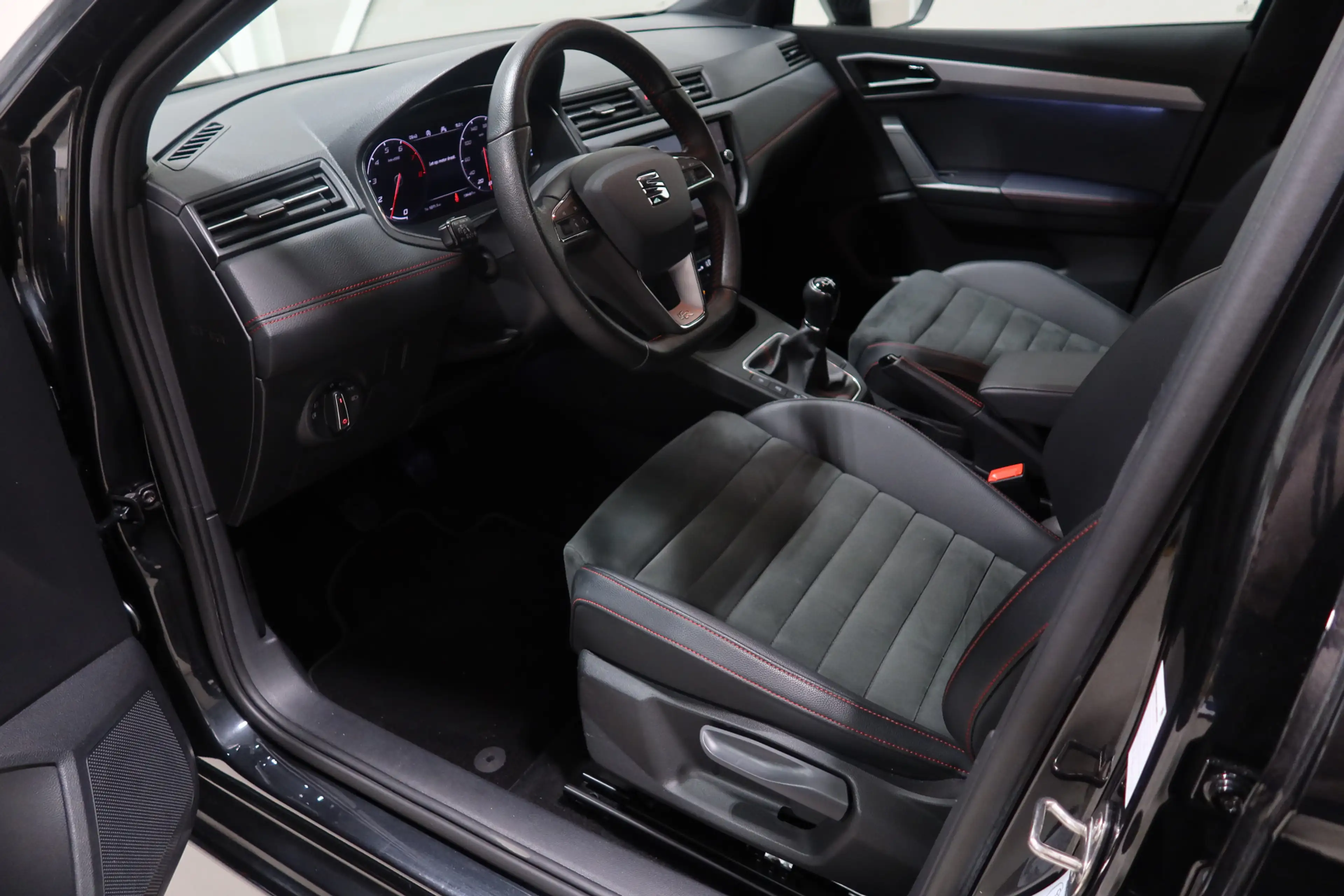 SEAT Ibiza 1.0 TSI FR Business Intense Plus — photo 8