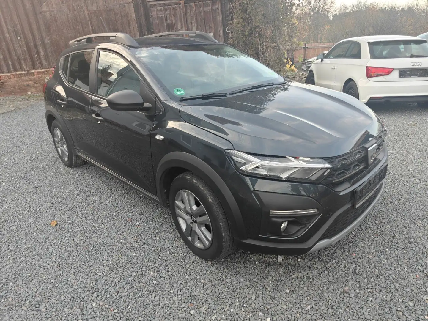 Dacia Sandero III Stepway Essential Grau - 2