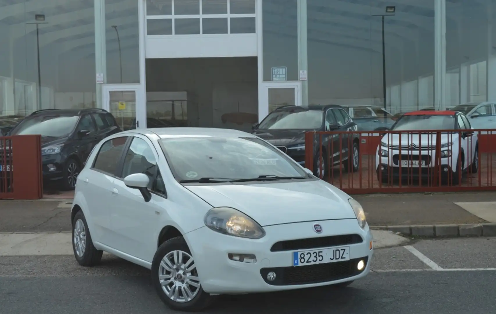 Fiat Punto 1.3Mjt Easy E5+ Blanco - 2