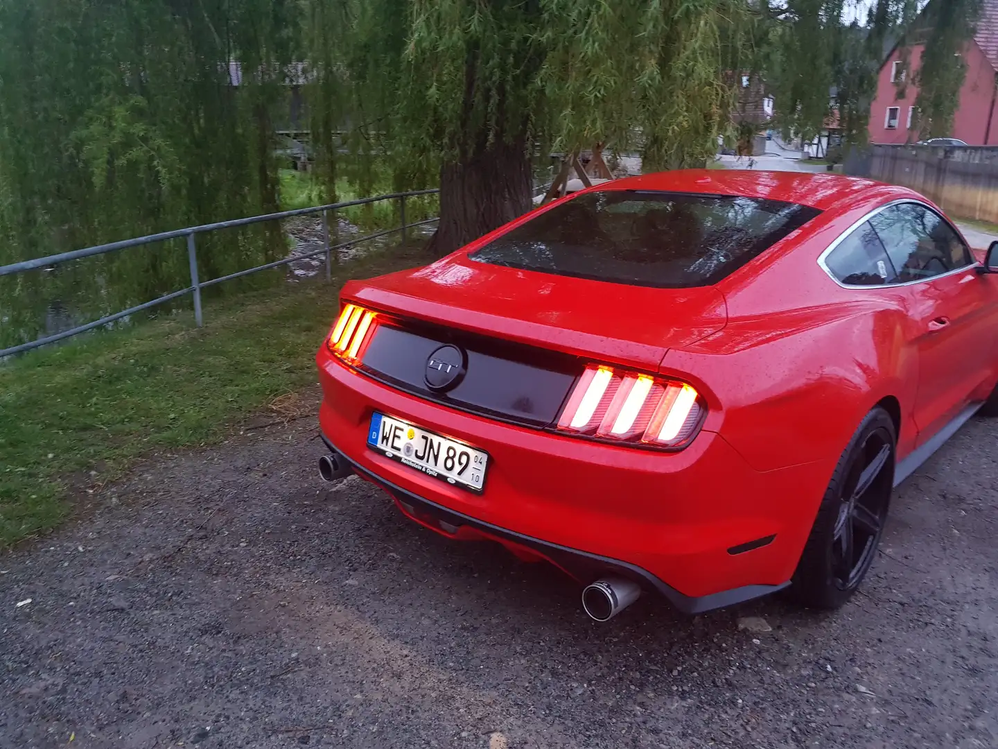 Ford Mustang Mustang Fastback 5.0 Ti-VCT V8 GT Rot - 2