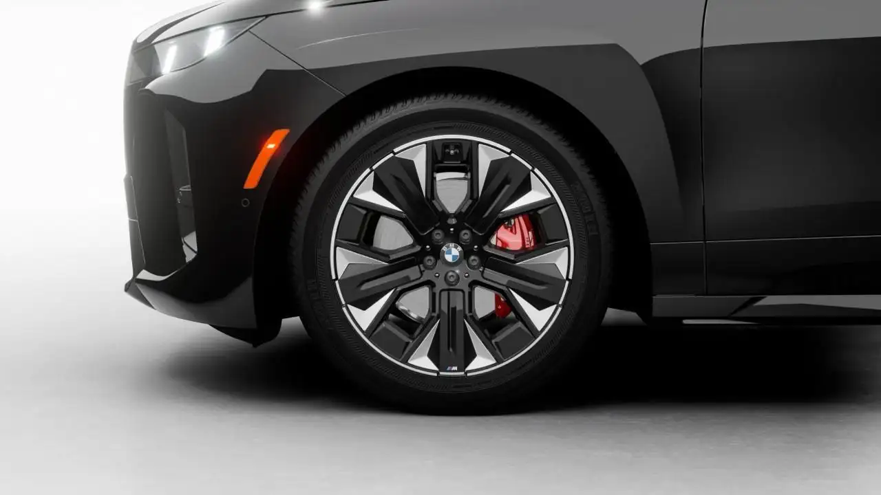 BMW iX снимка BMW iX