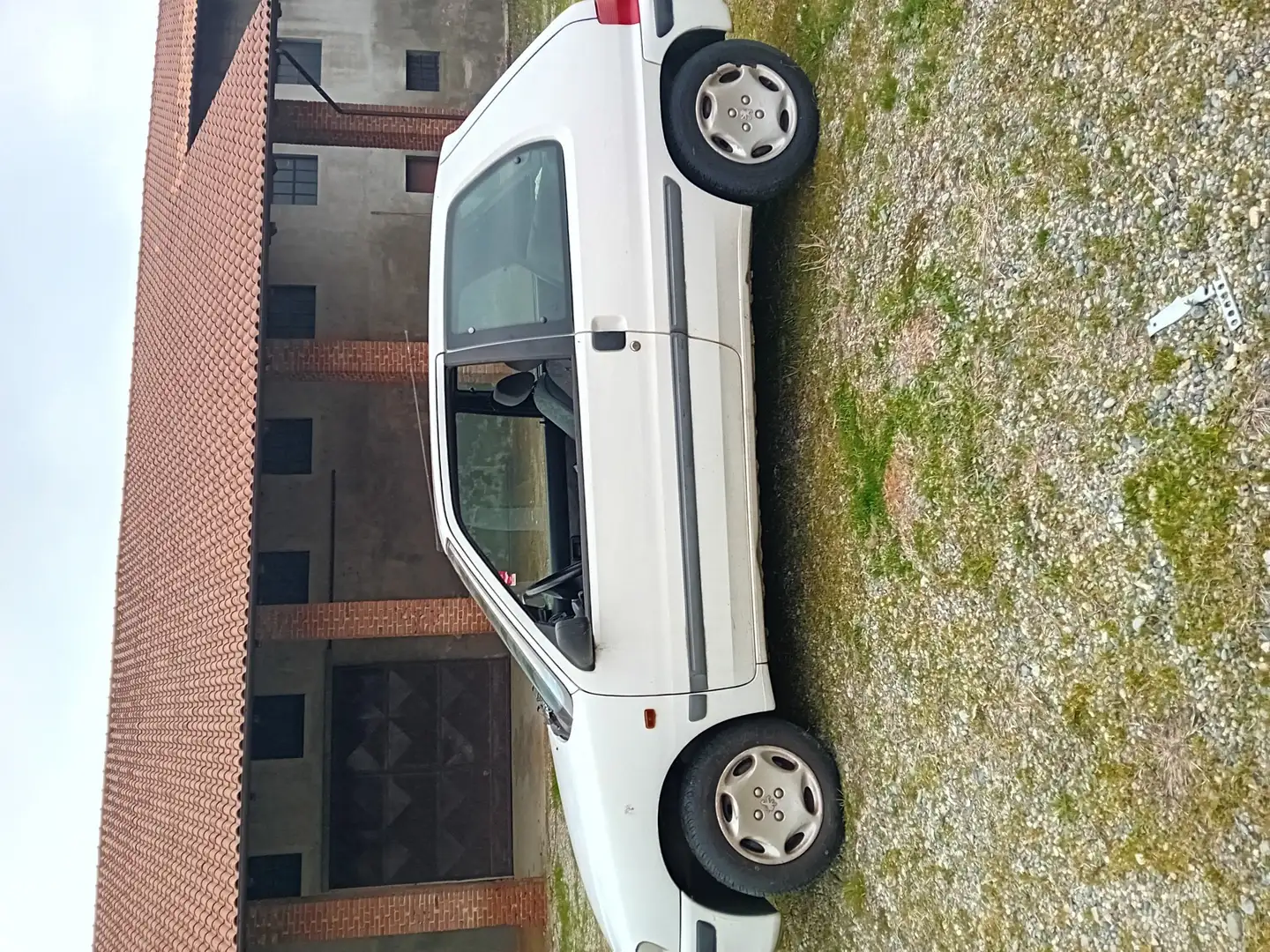 Peugeot 106 3p 1.6d XN Biały - 1