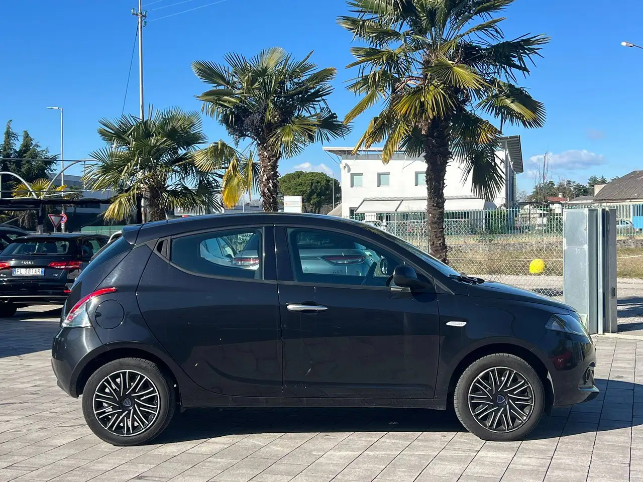 Lancia Ypsilon 2022 — фото 9