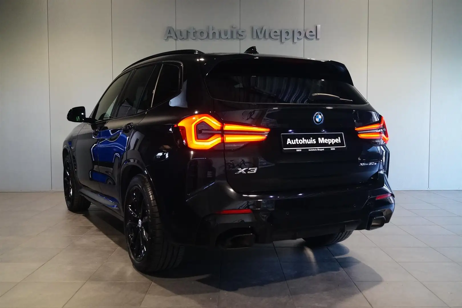 BMW X3 xDrive30e Uniek!! Fionarot Individual Leder | M-Sp Nero - 2