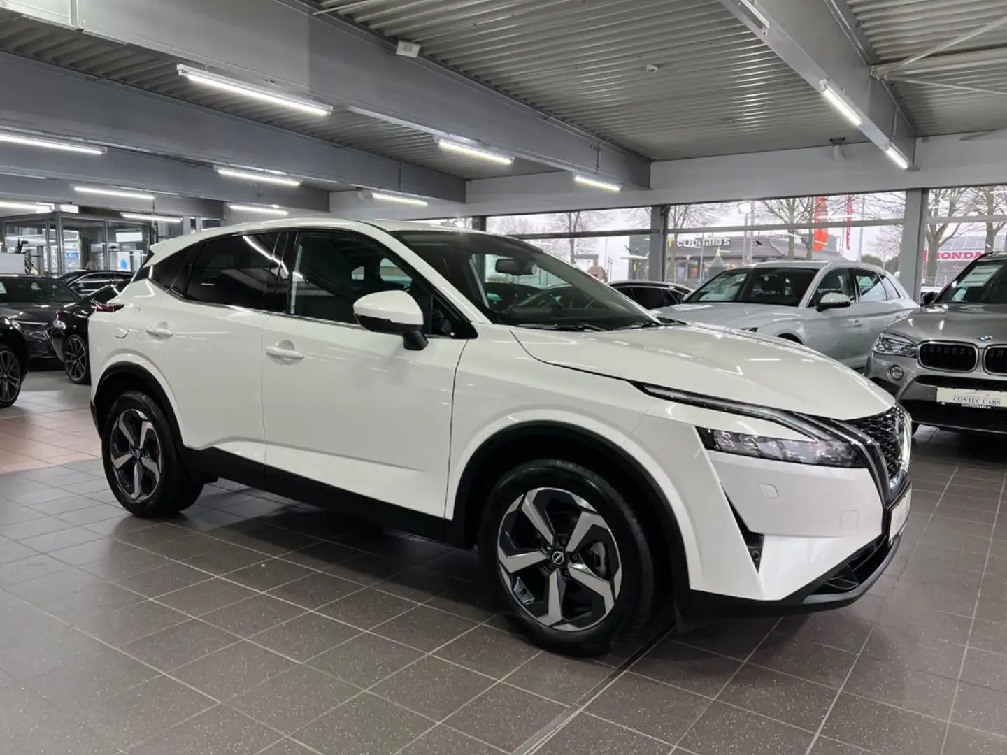Nissan Qashqai 1.3 Connecta LED+KEYLESS+360°+ACC+VC. Blanc - 2