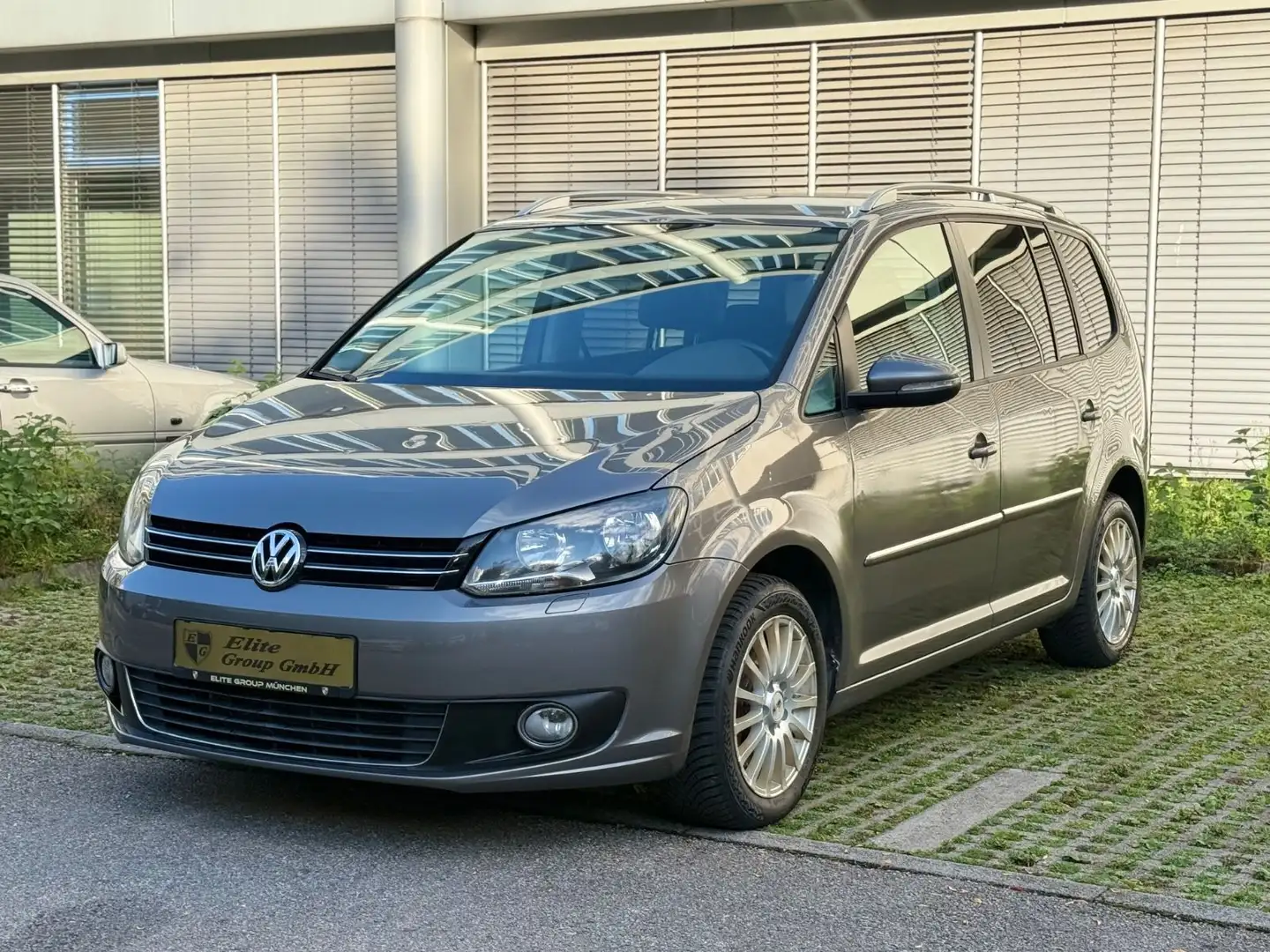 Volkswagen Touran Highline 2.0TDI*7-Sitze*SHZ*Turbo&AGR NEU Gris - 1