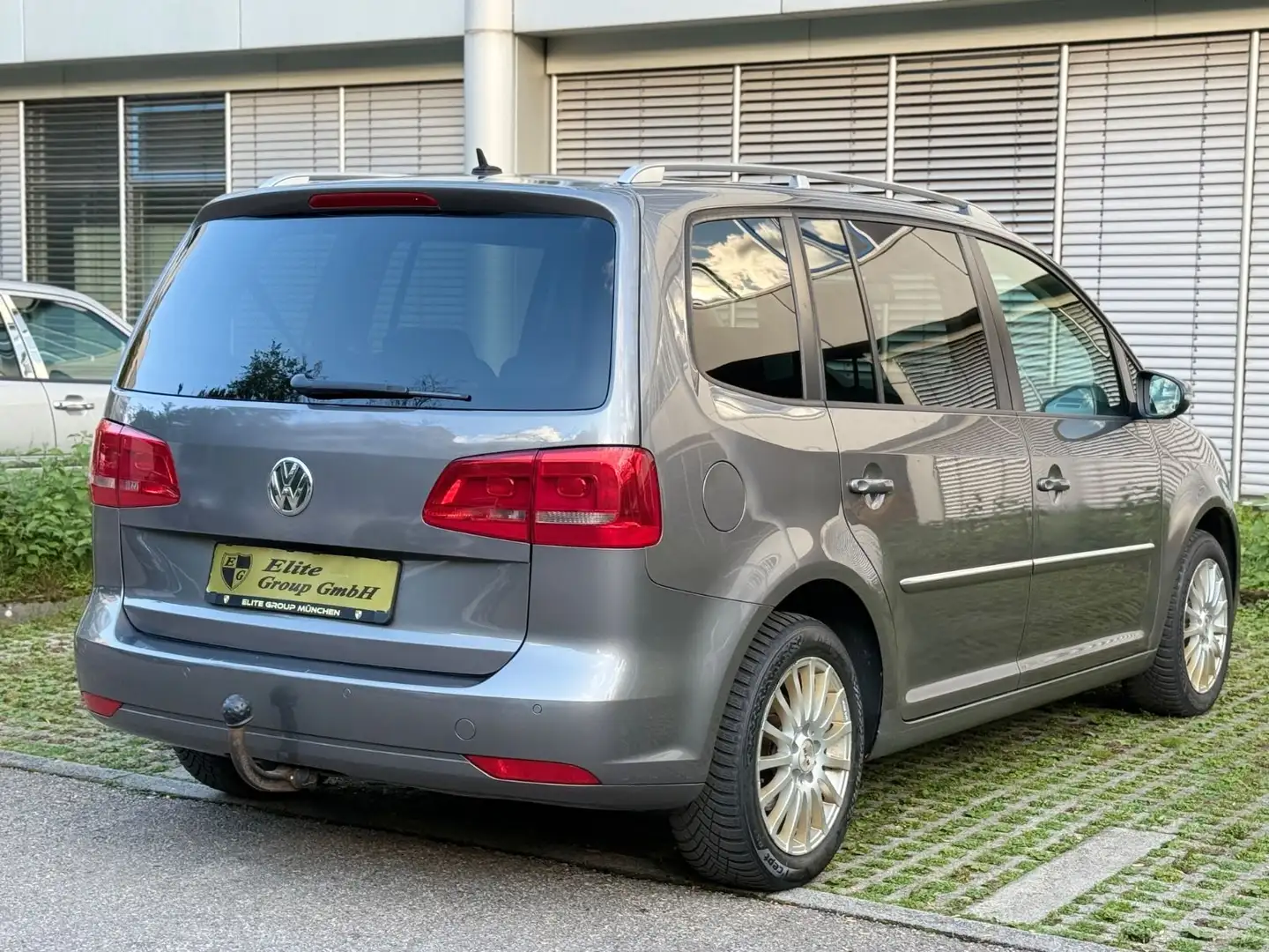 Volkswagen Touran Highline 2.0TDI*7-Sitze*SHZ*Turbo&AGR NEU Gris - 2