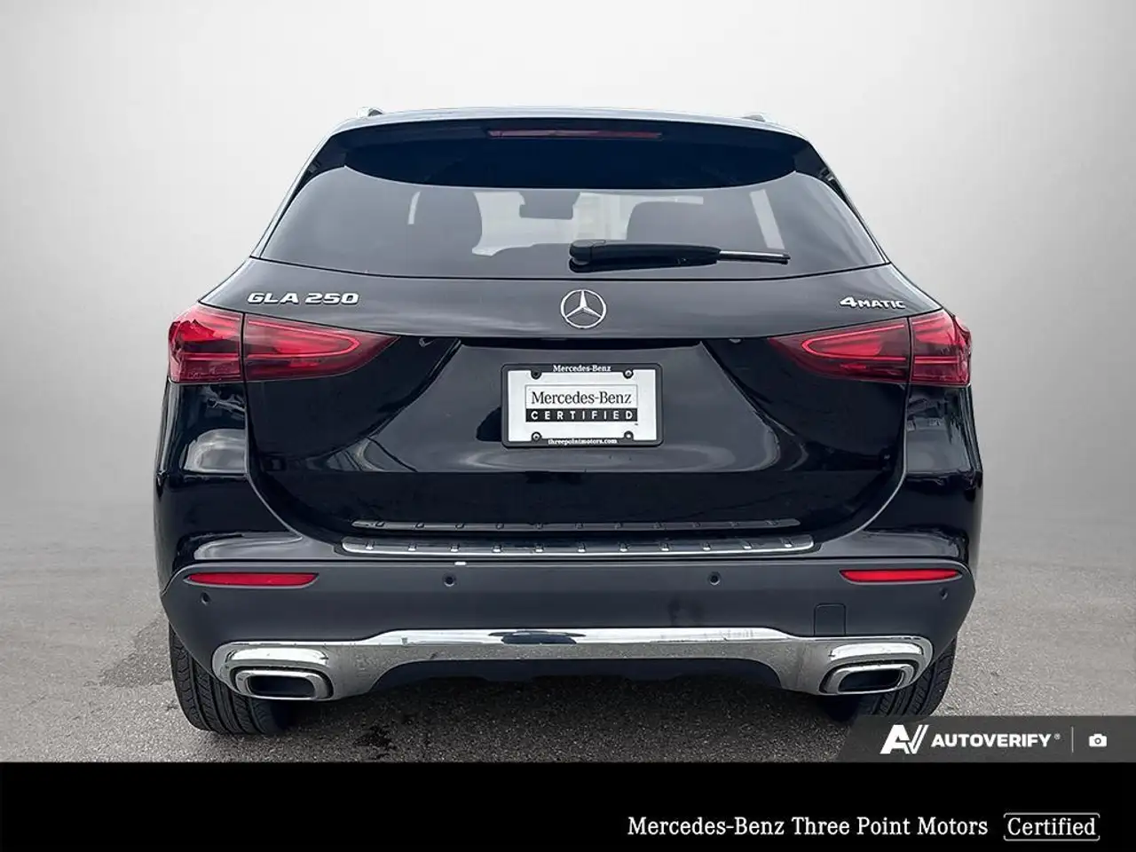 Mercedes-Benz GLA снимка Mercedes-Benz GLA