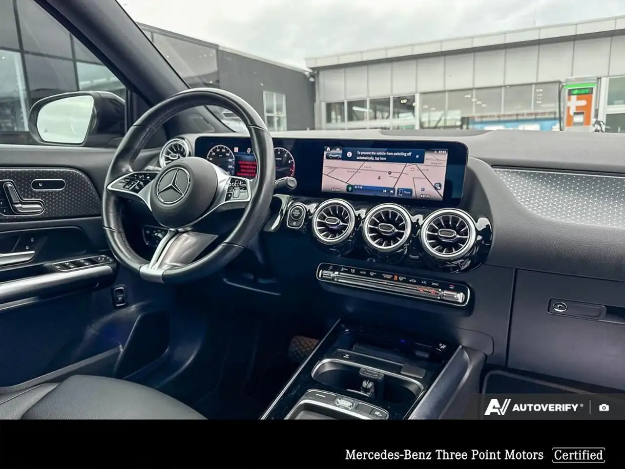 Mercedes-Benz GLA снимка Mercedes-Benz GLA