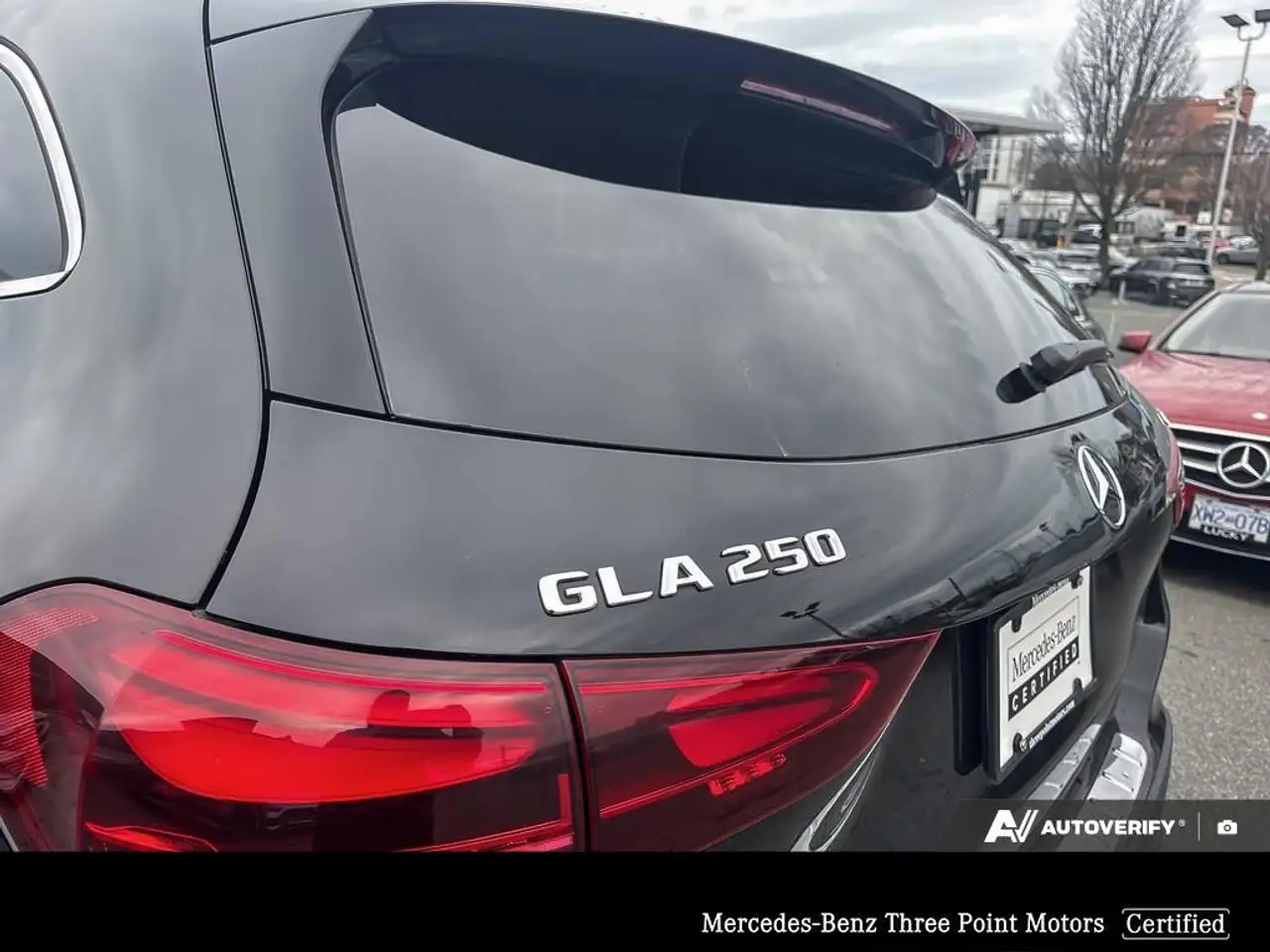 Mercedes-Benz GLA снимка Mercedes-Benz GLA