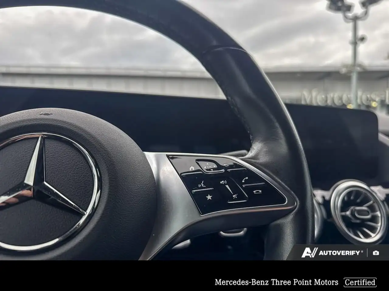 Mercedes-Benz GLA снимка Mercedes-Benz GLA