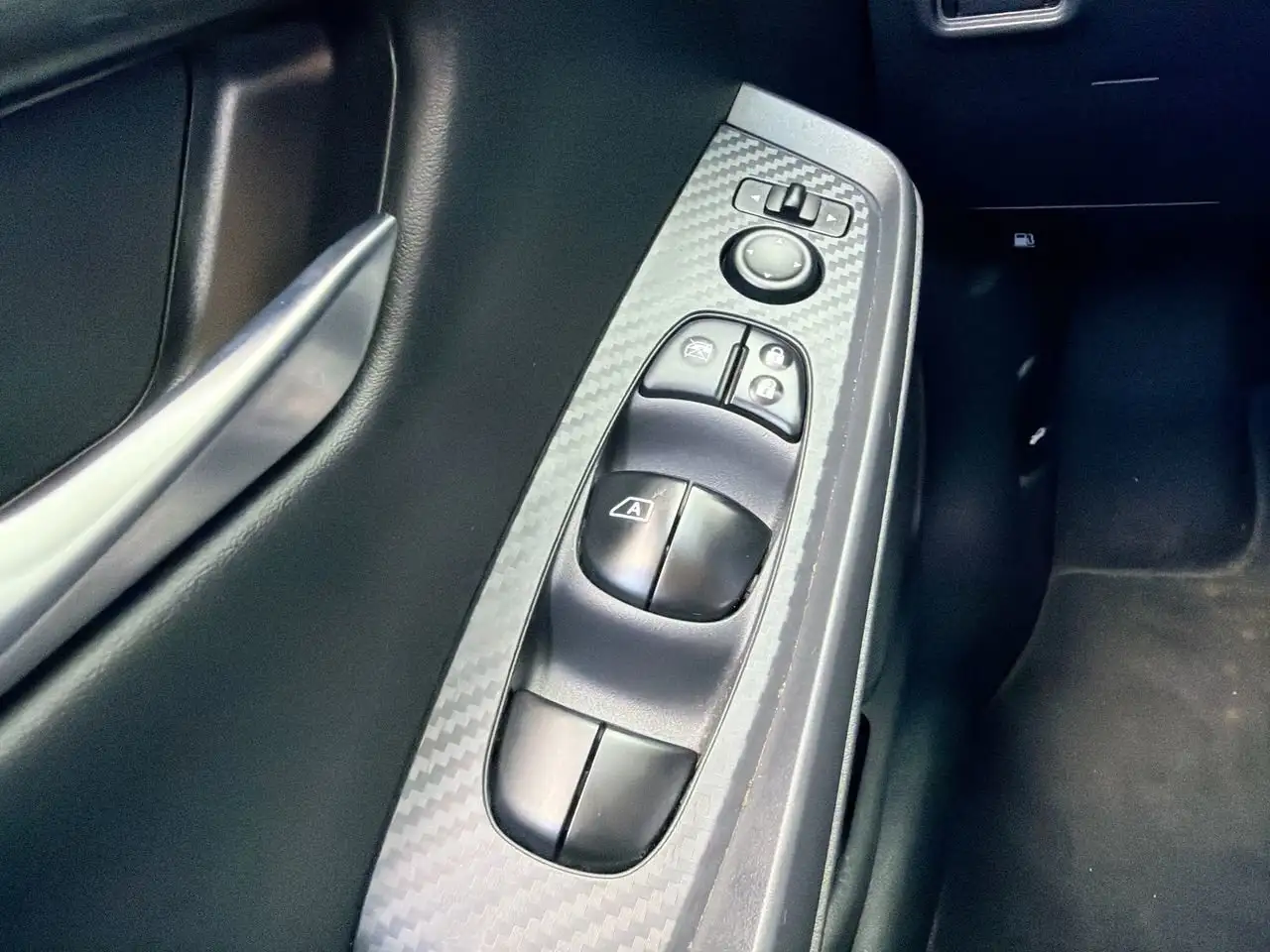 Nissan Sentra снимка Nissan Sentra