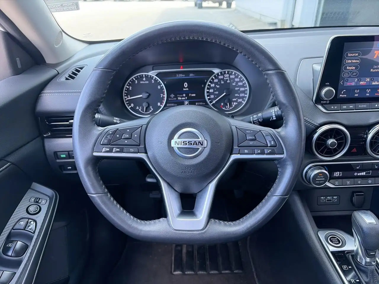 Nissan Sentra снимка Nissan Sentra